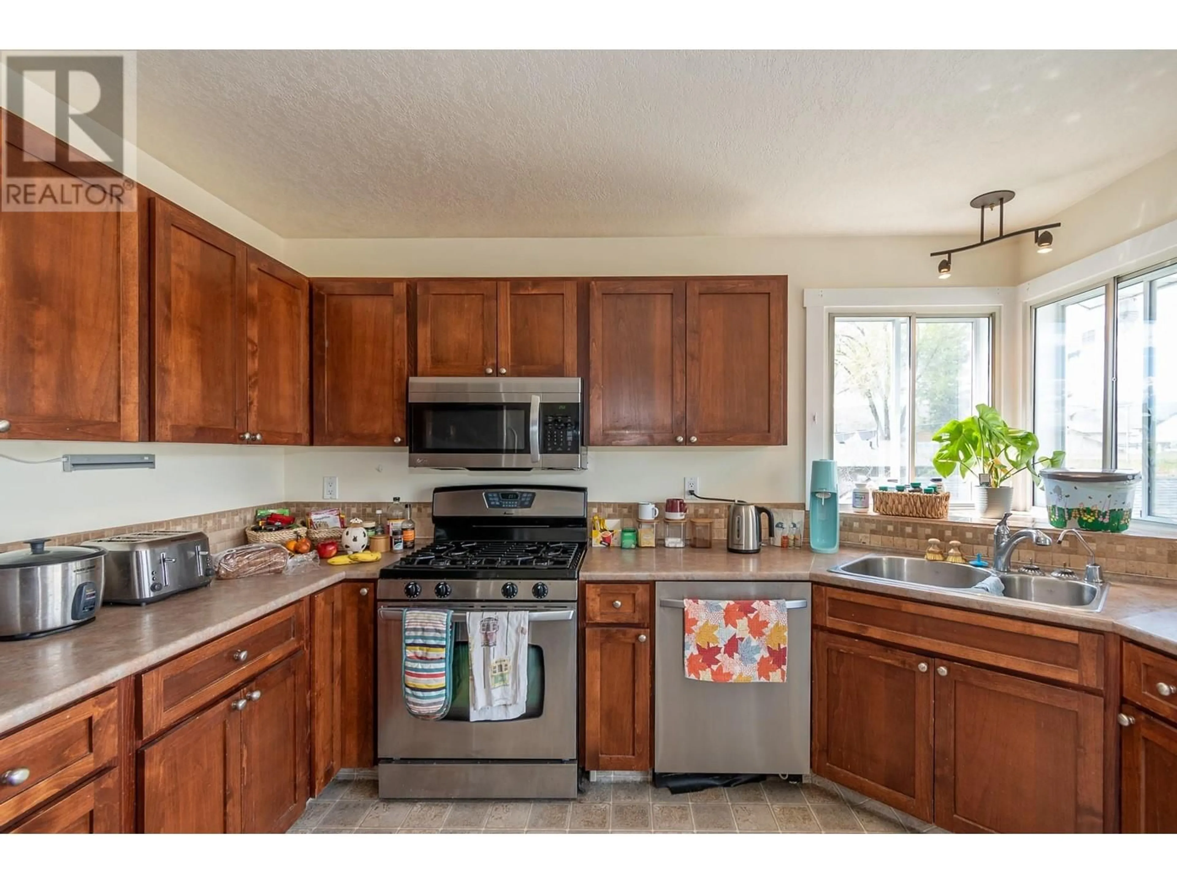 Standard kitchen, unknown for 1789 Bighorn Road, Vernon British Columbia V1T8X4