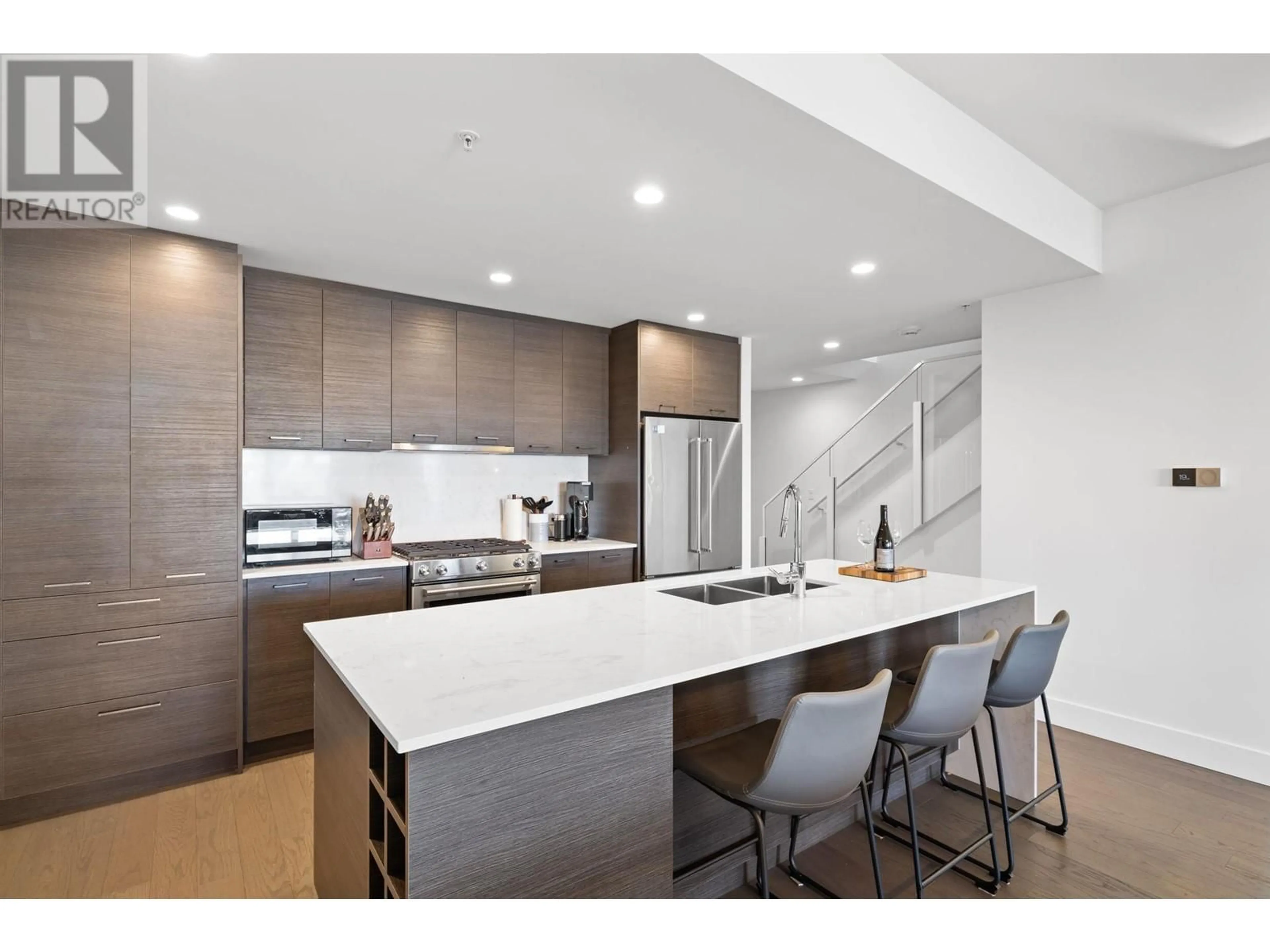 Open concept kitchen, unknown for 1191 Sunset Drive Unit# 401, Kelowna British Columbia V1Y0J4