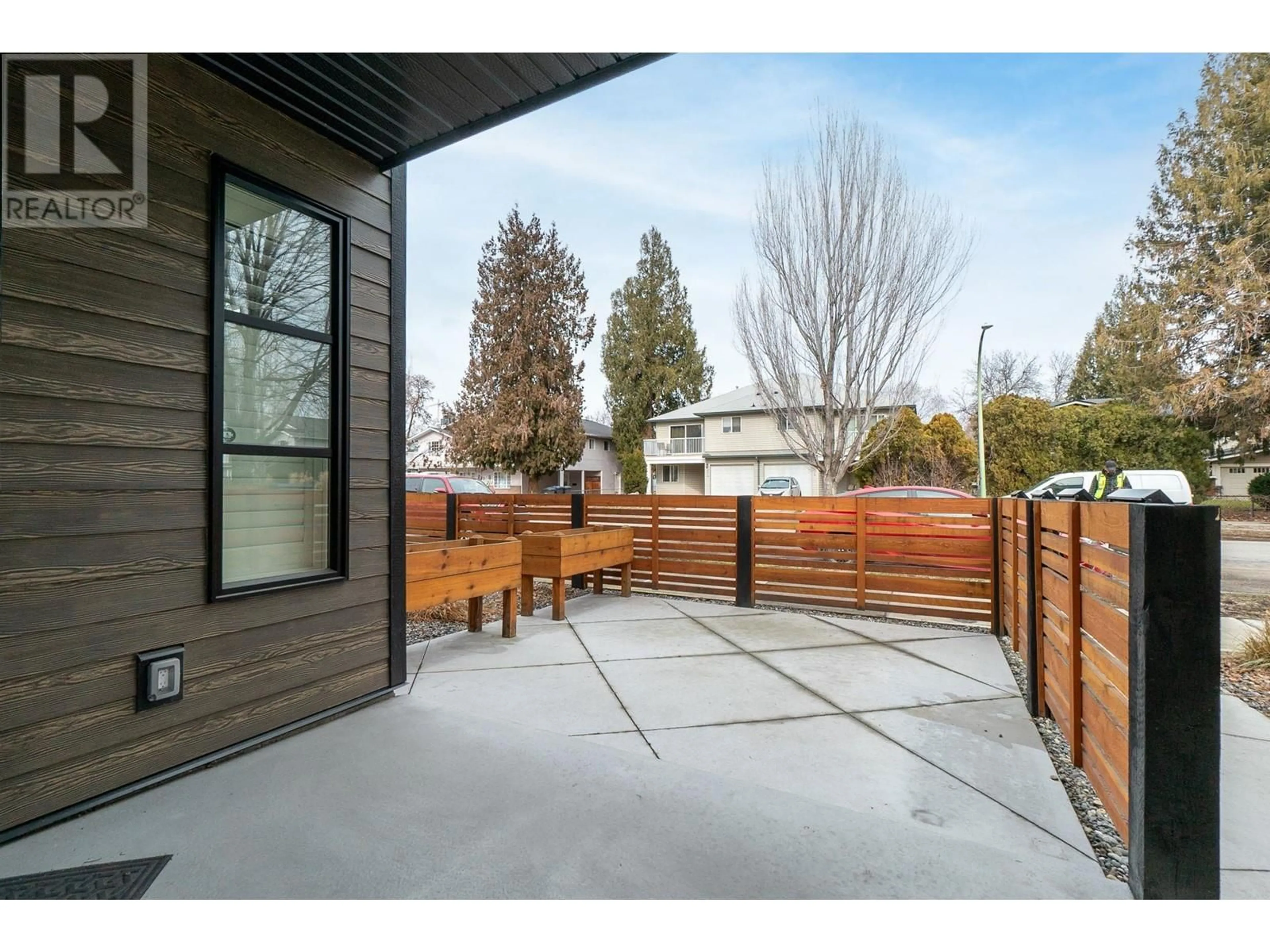 Patio, street for 935 Borden Avenue Unit# 2, Kelowna British Columbia V1Y6A5