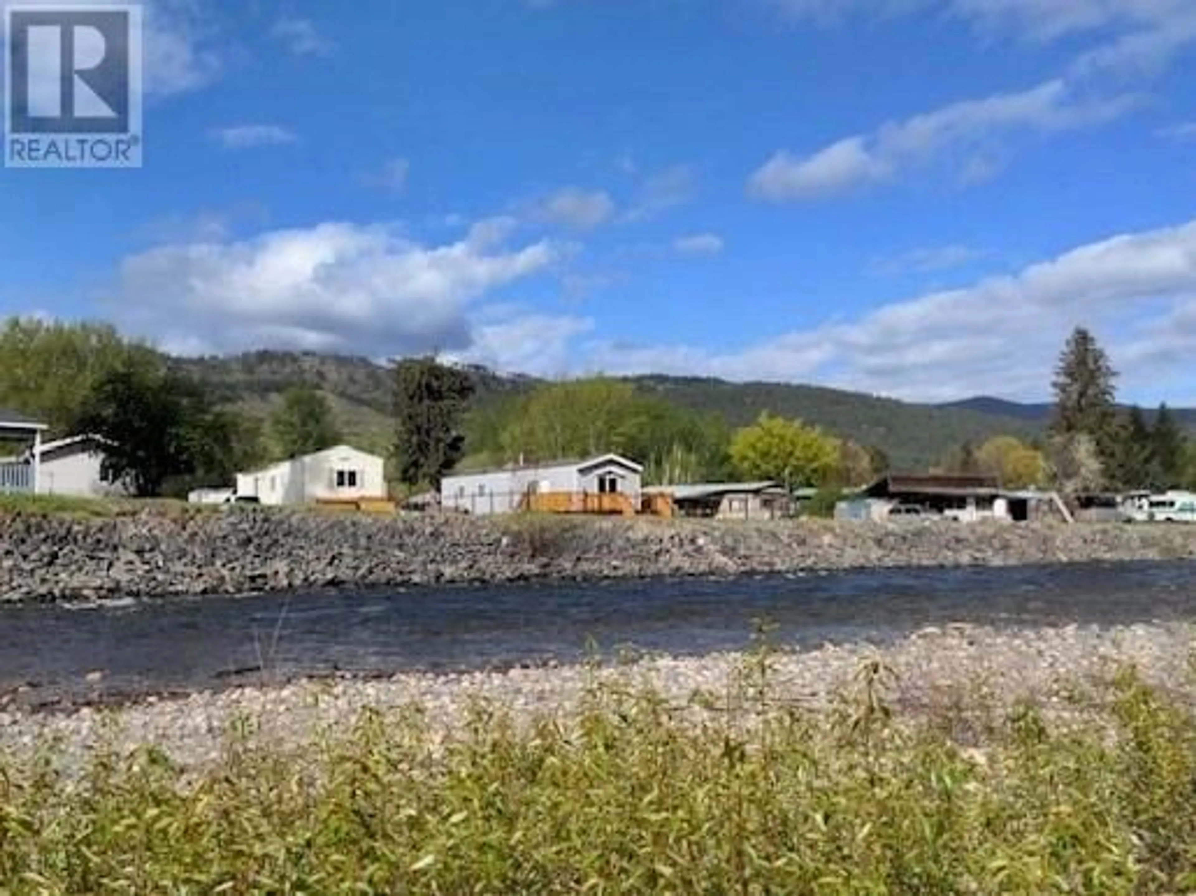 A pic from outside/outdoor area/front of a property/back of a property/a pic from drone, water/lake/river/ocean view for 16 - 4626 SUMMER ROAD, Barriere British Columbia V0E1E0