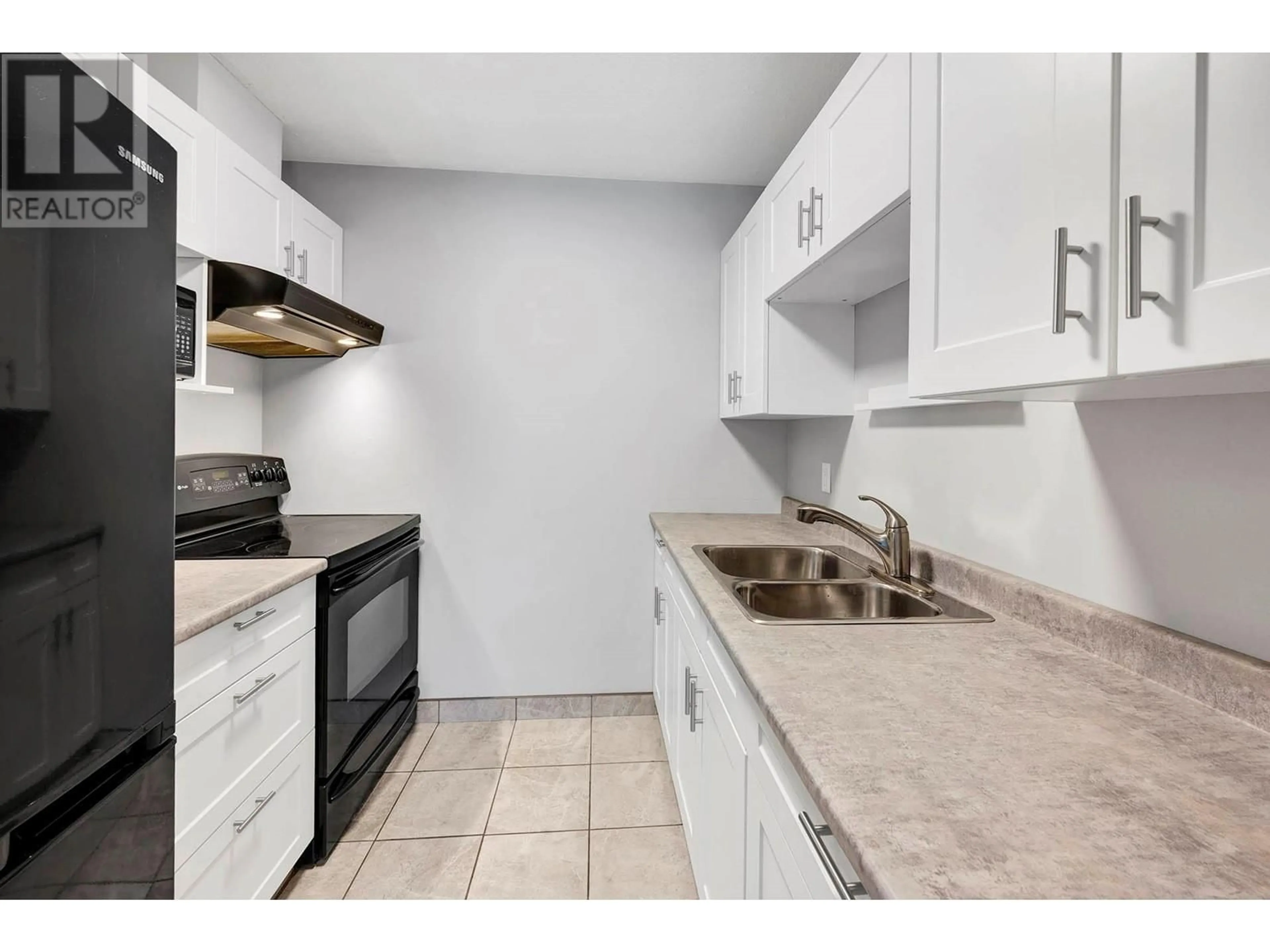 Standard kitchen, unknown for 245 Park Drive Unit# 2, Clearwater British Columbia V0E1N1