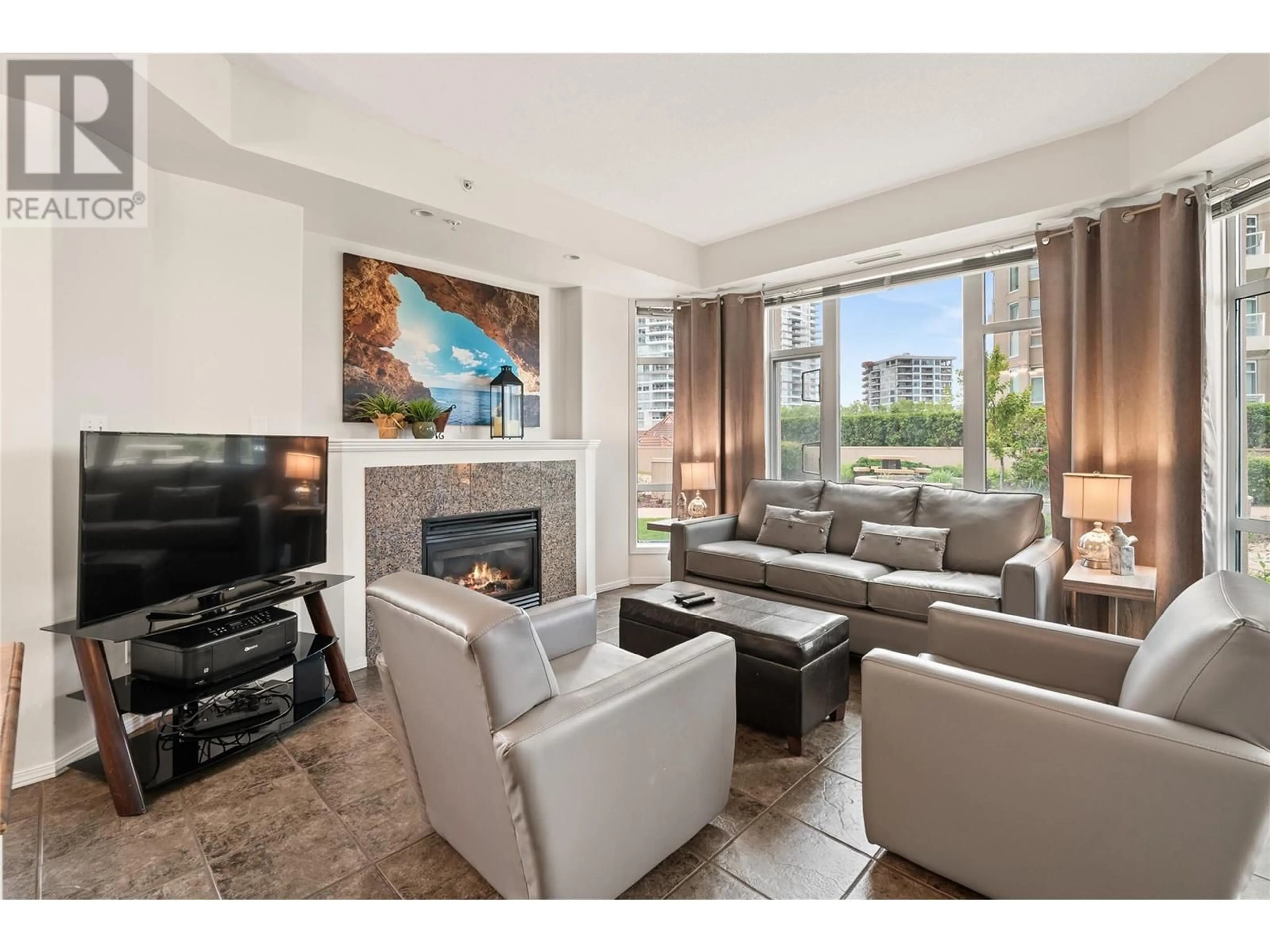 Living room with furniture, unknown for 303 - 1128 SUNSET DRIVE, Kelowna British Columbia V1Y9W7