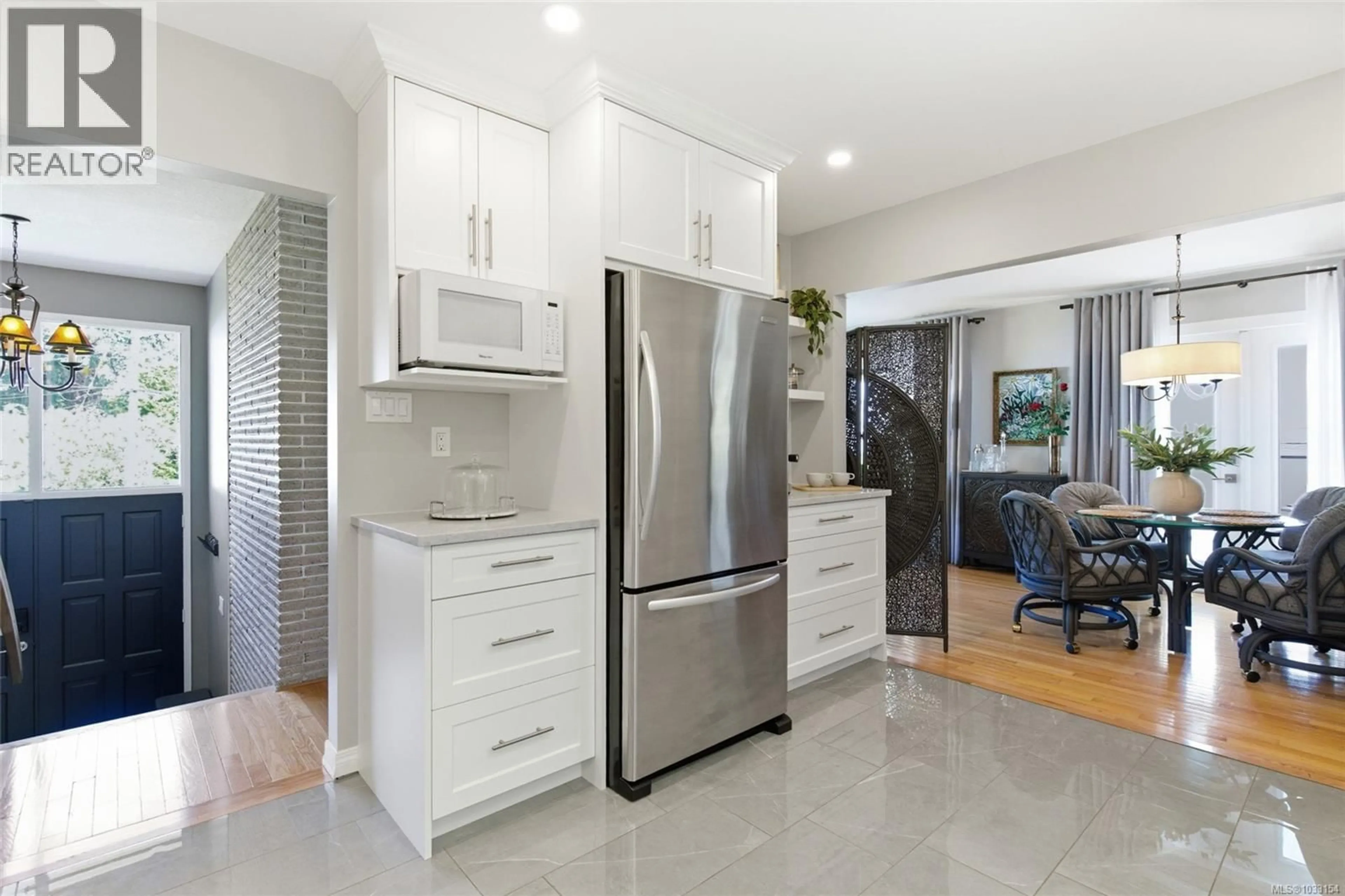 Open concept kitchen, ceramic/tile floor for 3006 KING RICHARD DRIVE, Nanaimo British Columbia V9T1J6