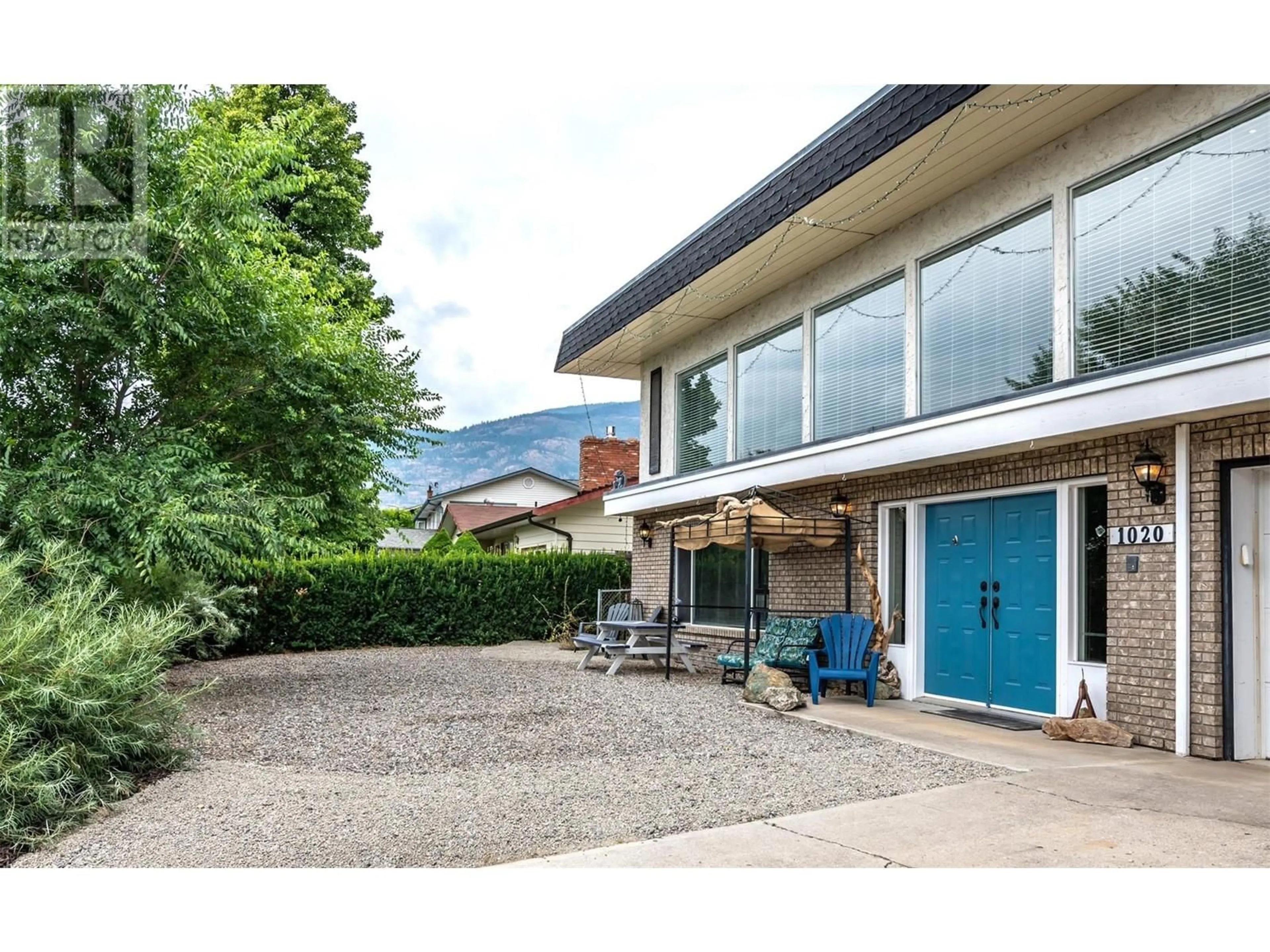 A pic from outside/outdoor area/front of a property/back of a property/a pic from drone, unknown for 1020 MORNINGSTAR ROAD, Oliver British Columbia V0H1T9
