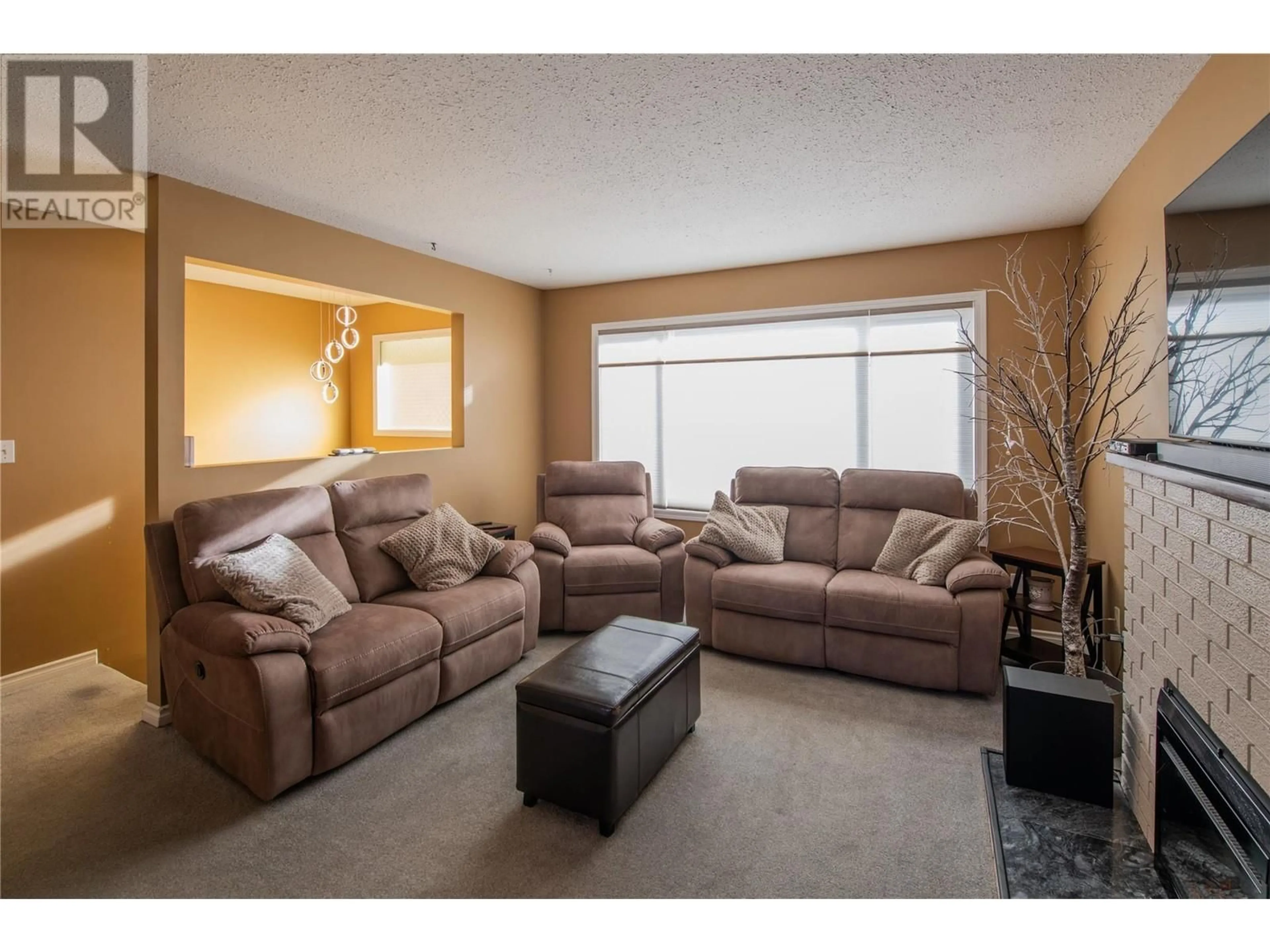 Living room with furniture, unknown for 2324 Nechako Drive, Kamloops British Columbia V2E1Z3