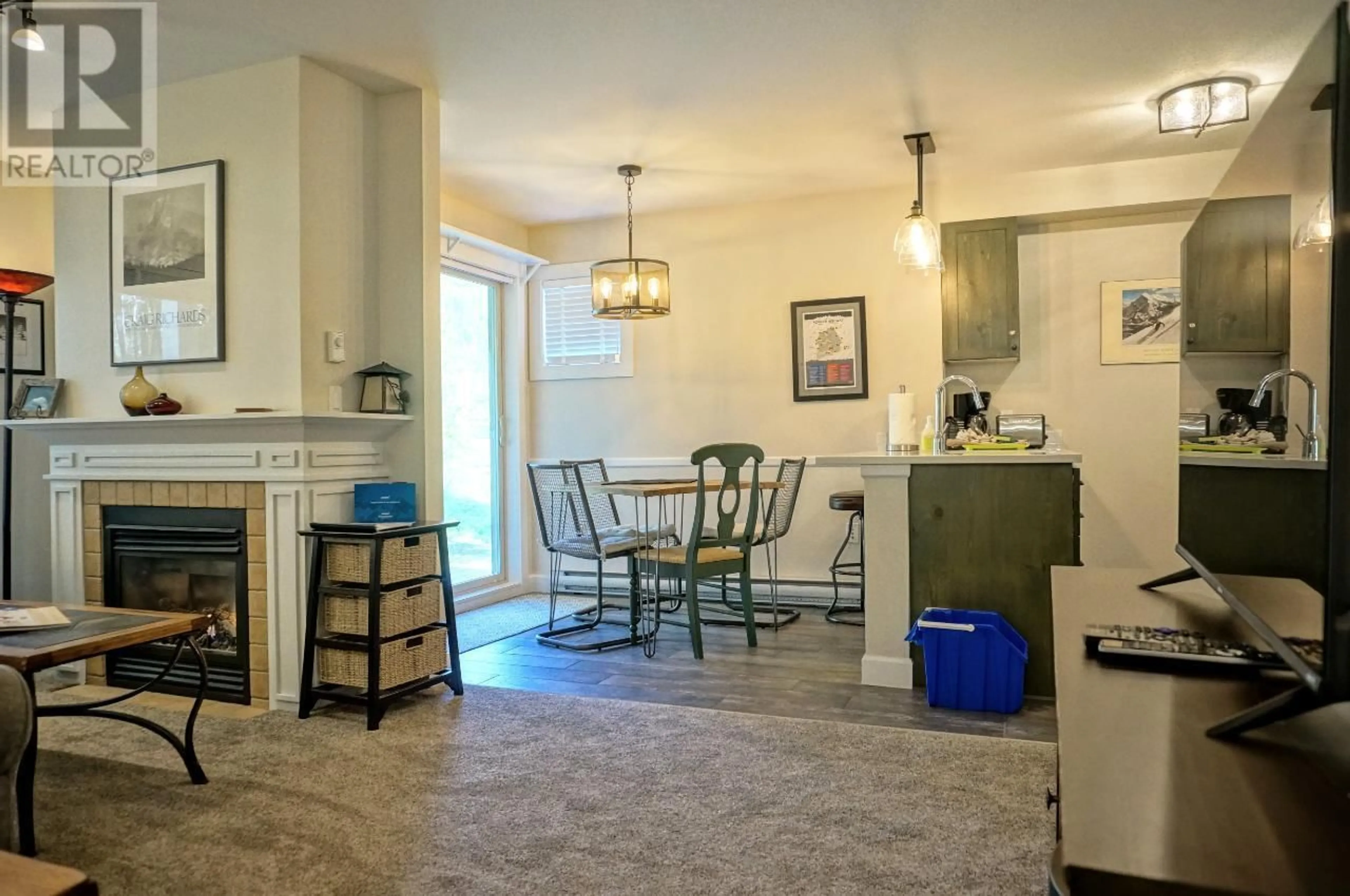 Open concept kitchen, ceramic/tile floor for 14 - 2025 GREYWOLF DRIVE, Panorama British Columbia V0A1T0