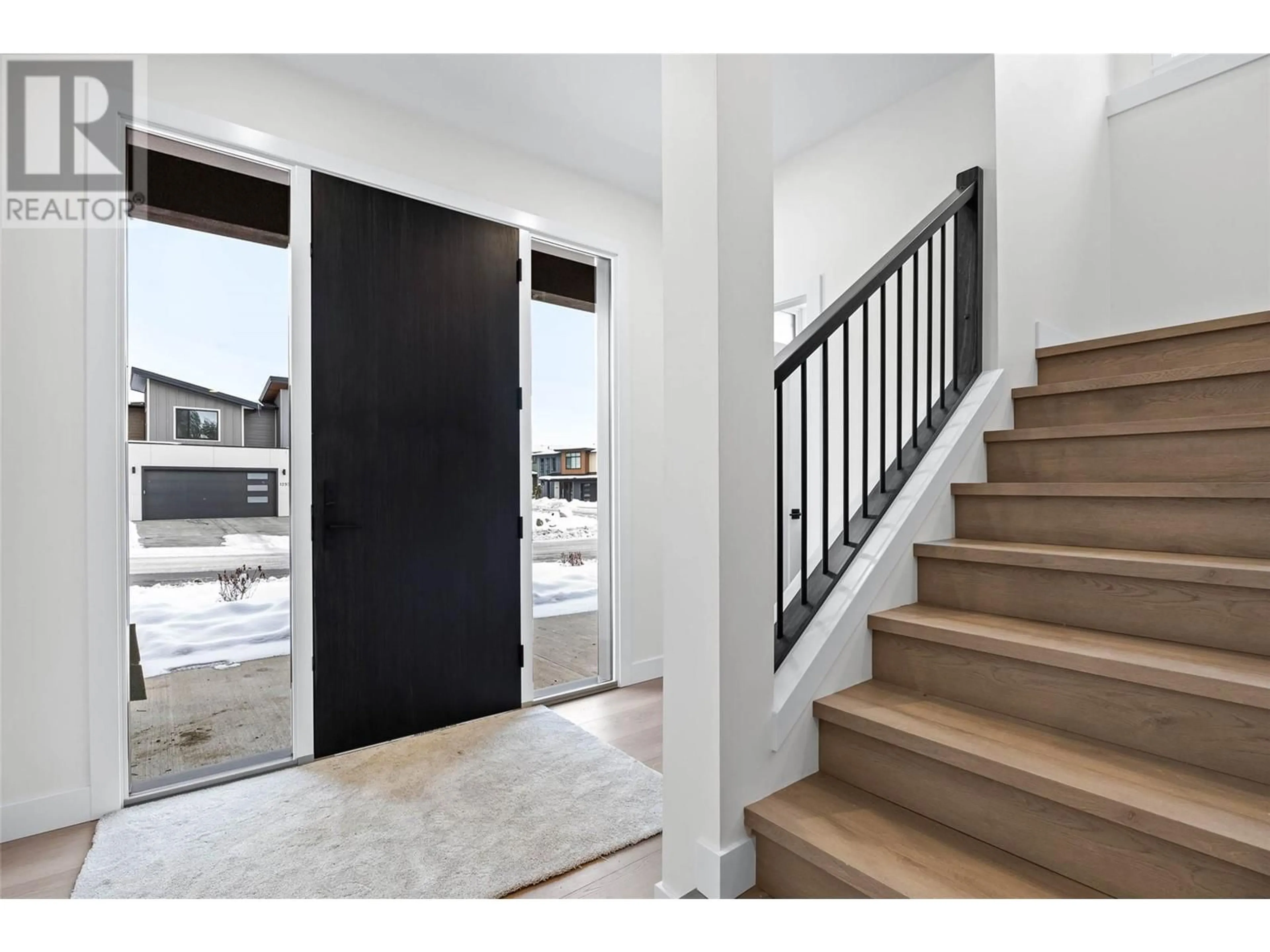 Indoor entryway for 1294 BRECHIN Place, Kamloops British Columbia V1S0G3