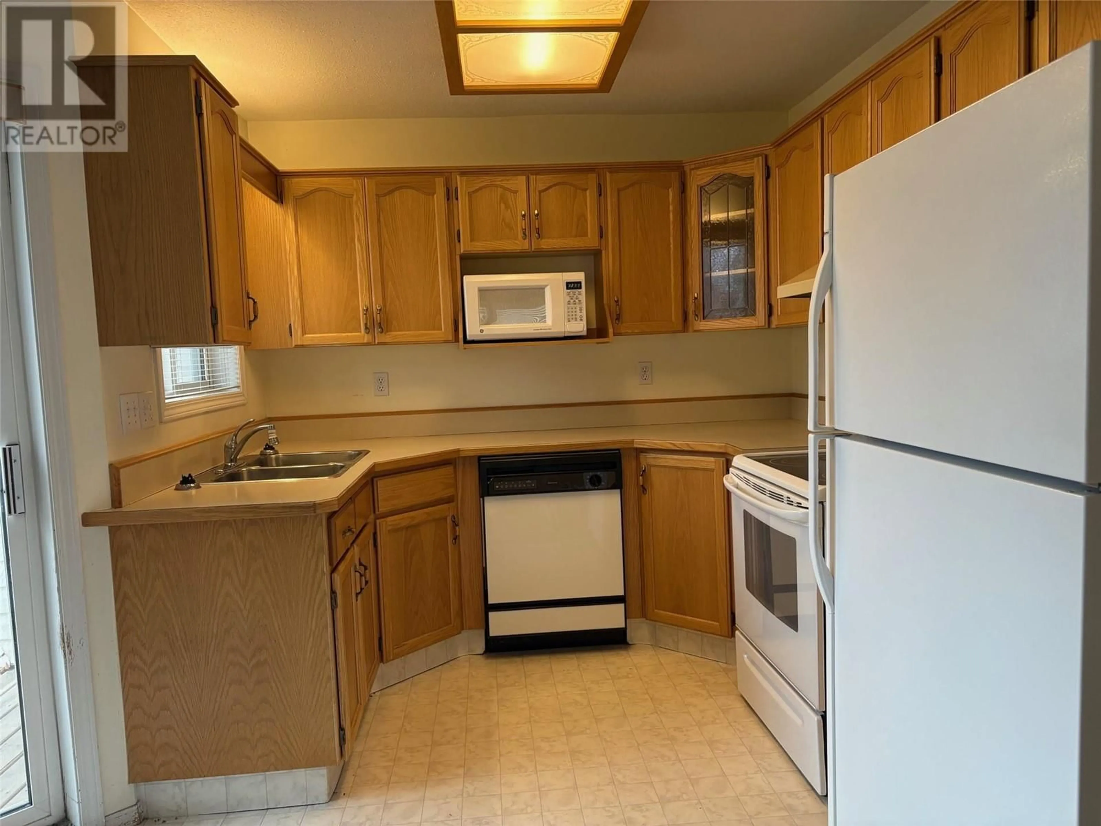 Standard kitchen, unknown for 615 6th Avenue Unit# 4, Keremeos British Columbia V0X1N0