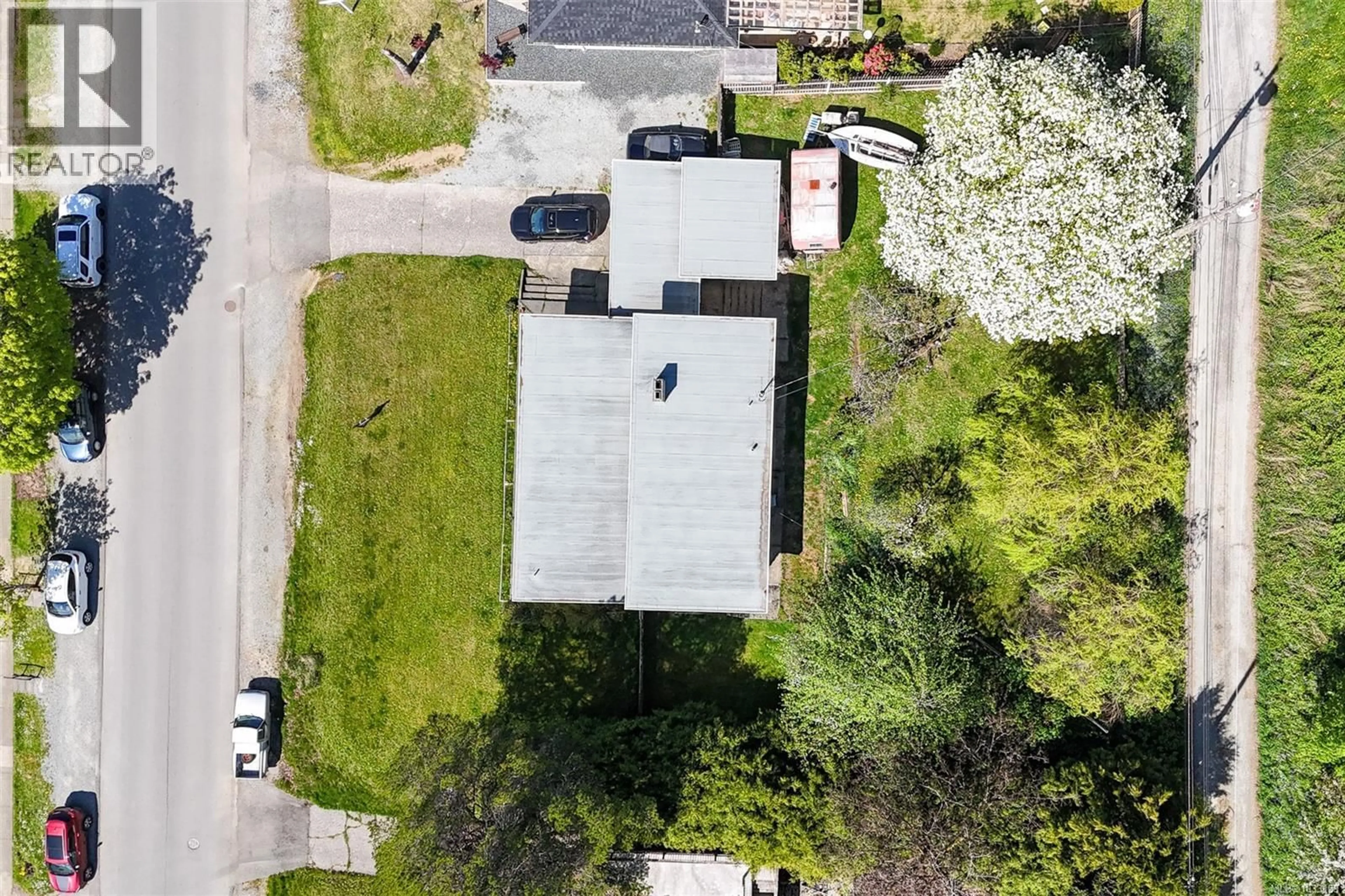 A pic from outside/outdoor area/front of a property/back of a property/a pic from drone, street for 2955 6TH AVENUE, Port Alberni British Columbia V9Y2H1