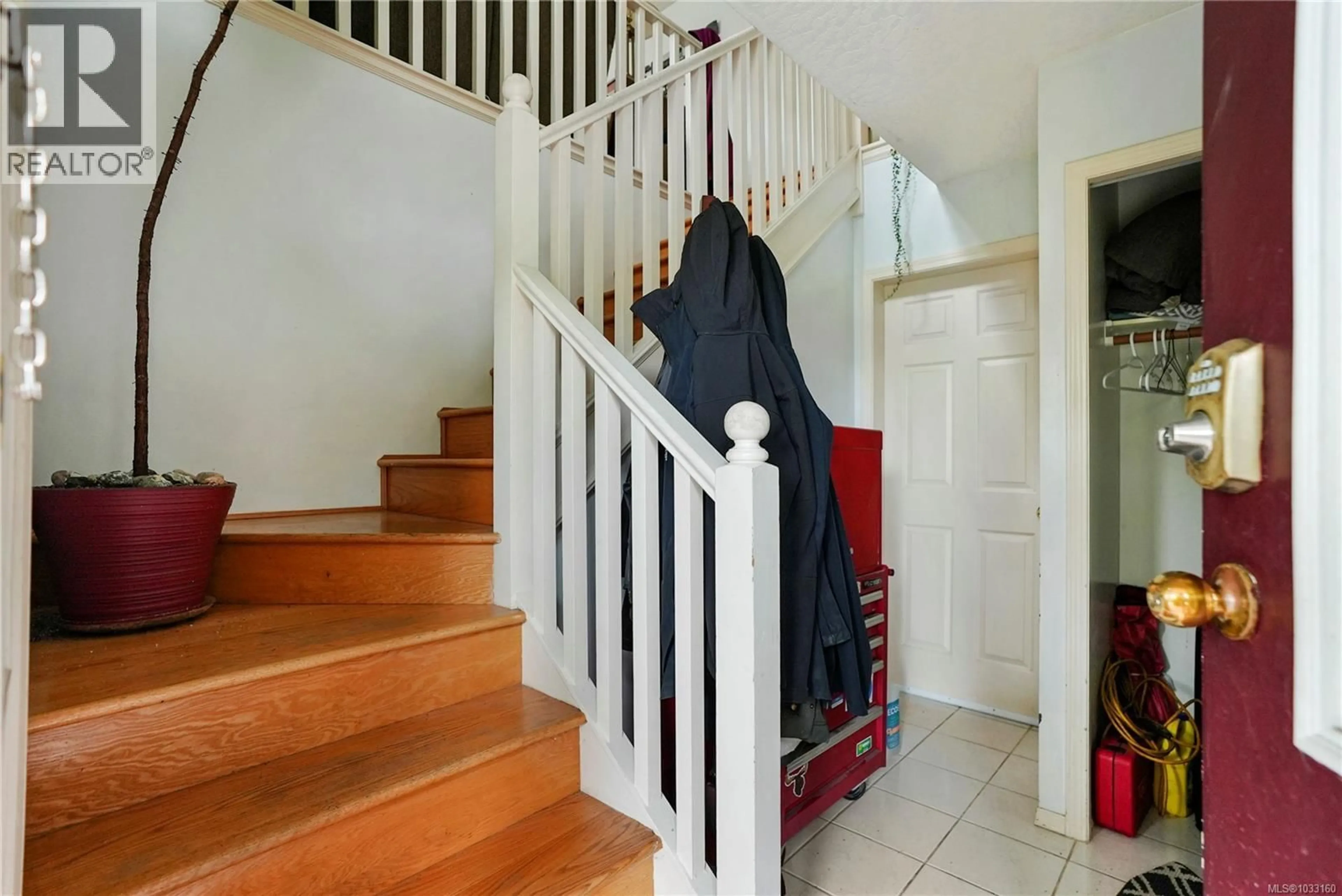 Unknown for 877 ADMIRALS ROAD, Esquimalt British Columbia V9A2P1