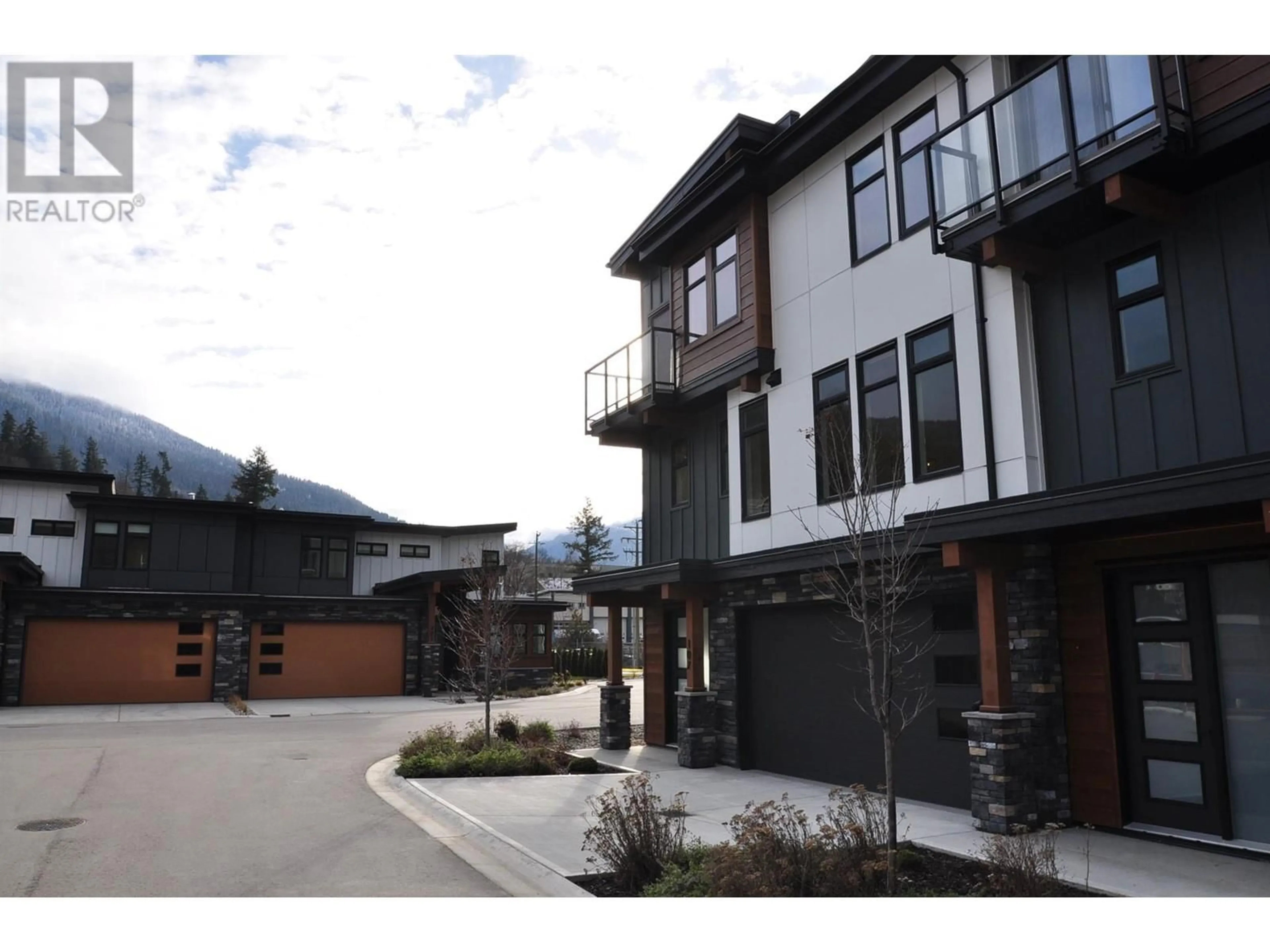 Unknown for 910 LAKESIDE Drive Unit# 107, Nelson British Columbia V1L6G3