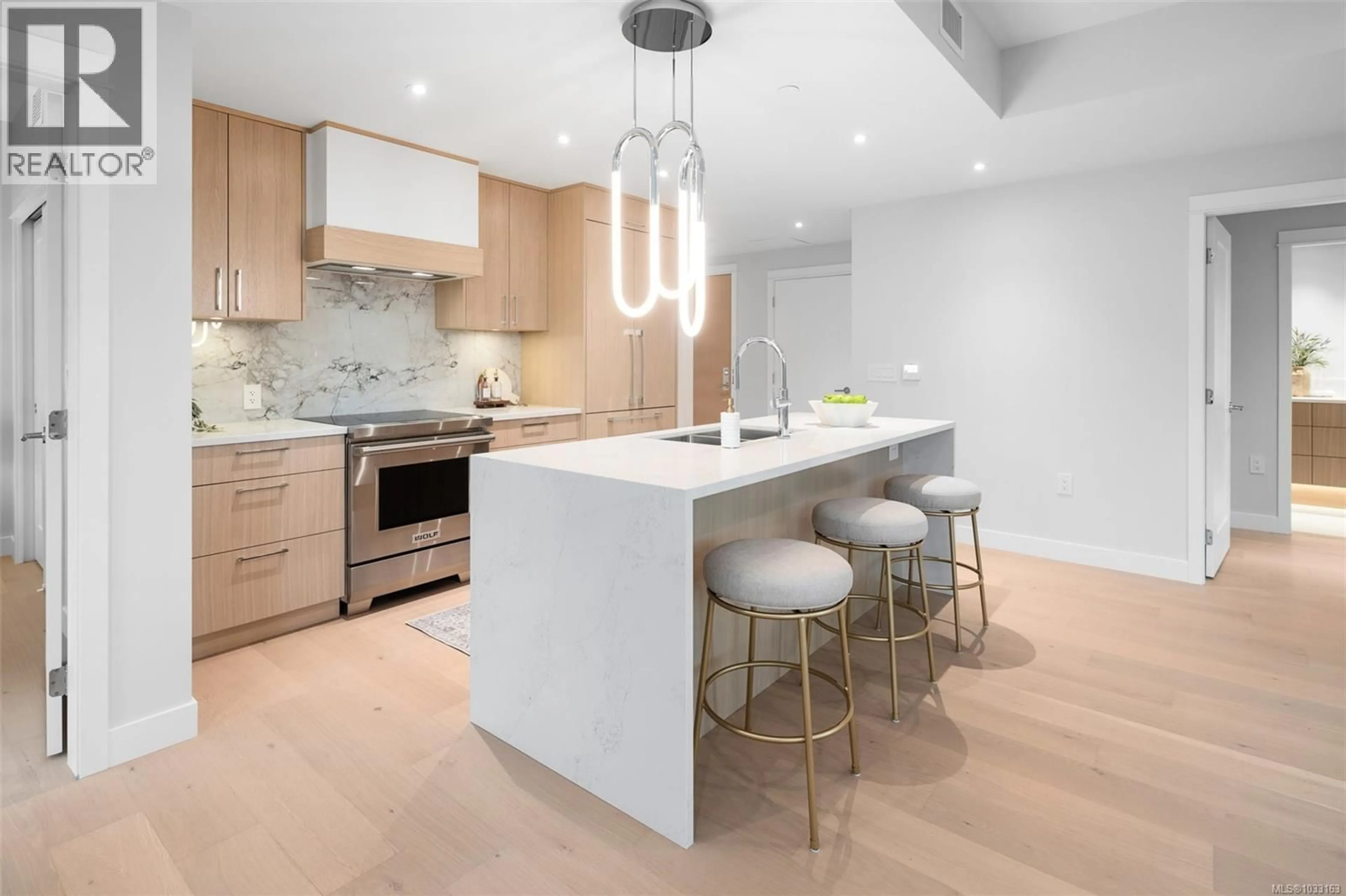 Contemporary kitchen, ceramic/tile floor for 203 - 5229 CORDOVA BAY ROAD, Saanich British Columbia V8Y2L1