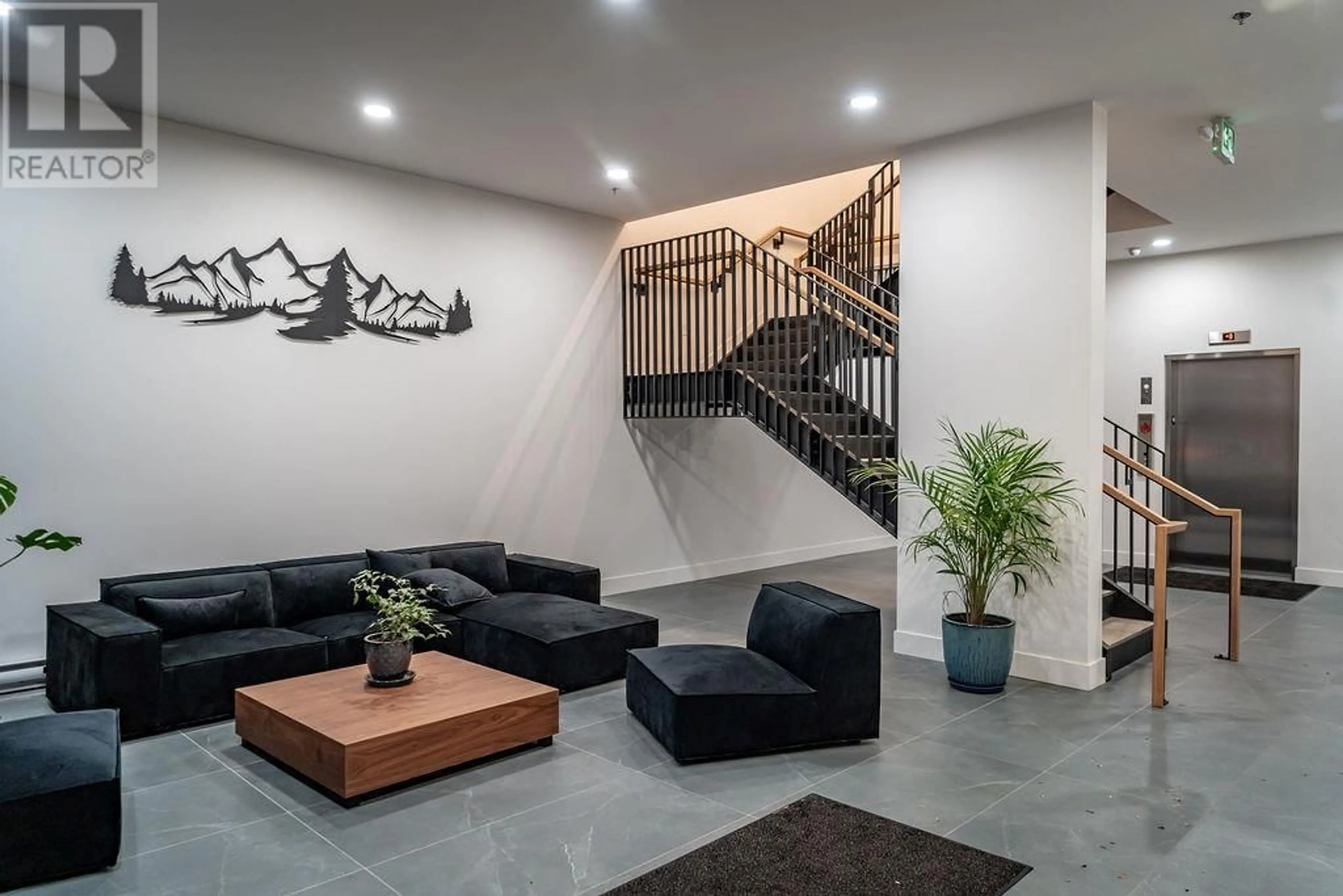 Lobby for 402 - 514 VICTORIA STREET, Nelson British Columbia V1L4K8