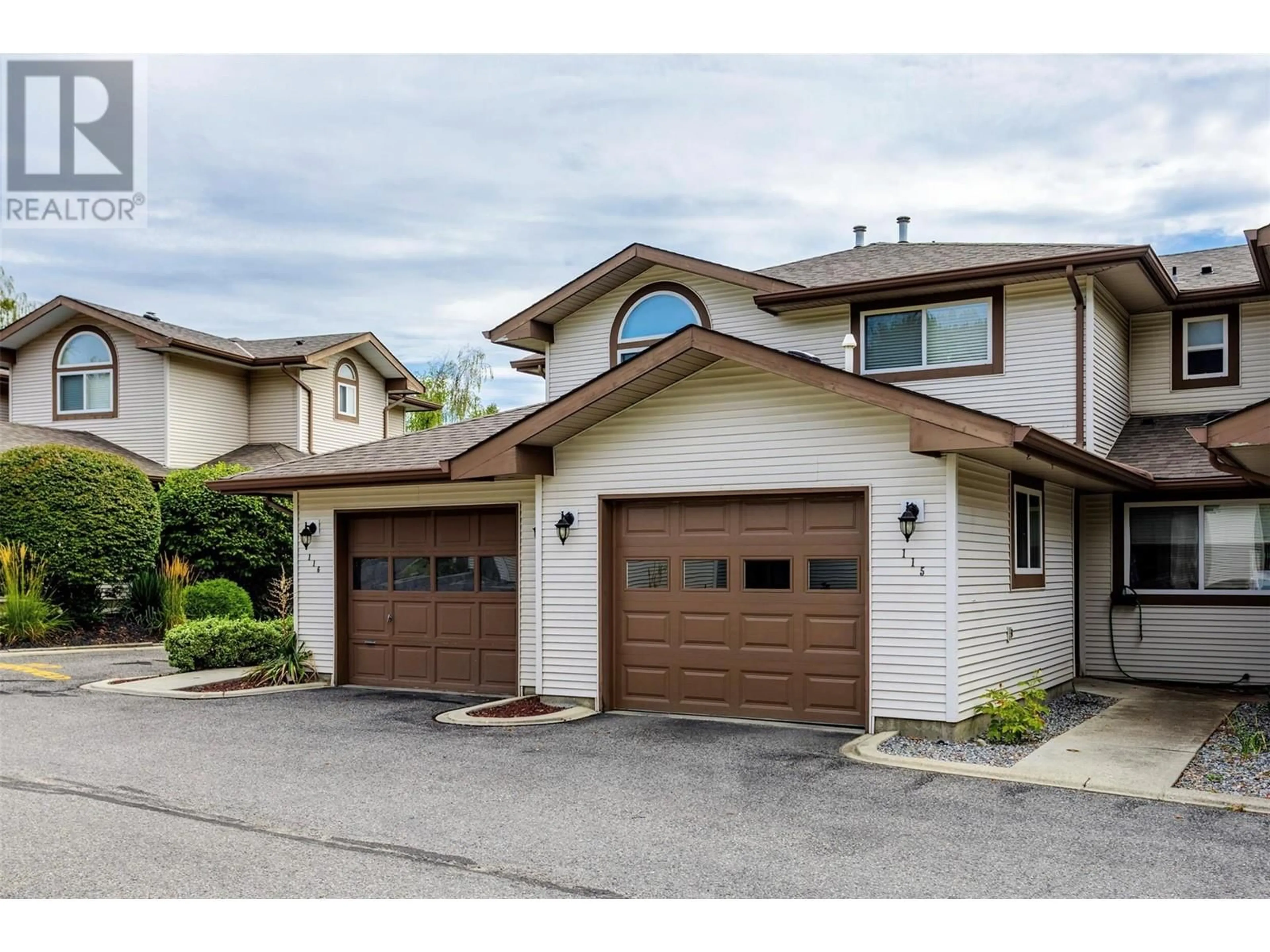 Indoor garage for 115 - 133 WYNDHAM CRESCENT, Kelowna British Columbia V1V1Y8