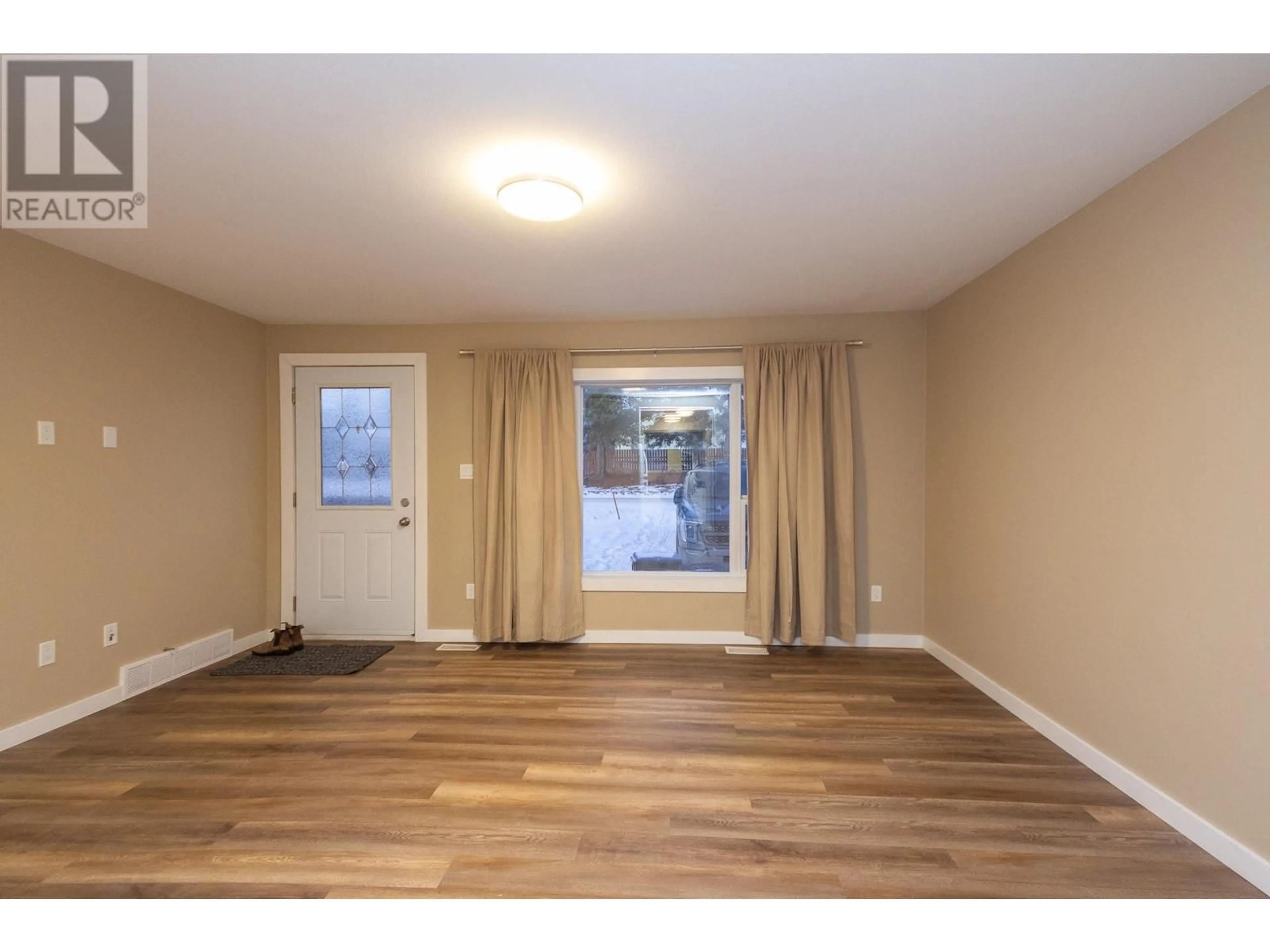 A pic of a room for 301 100A Avenue, Dawson Creek British Columbia V1G1X5