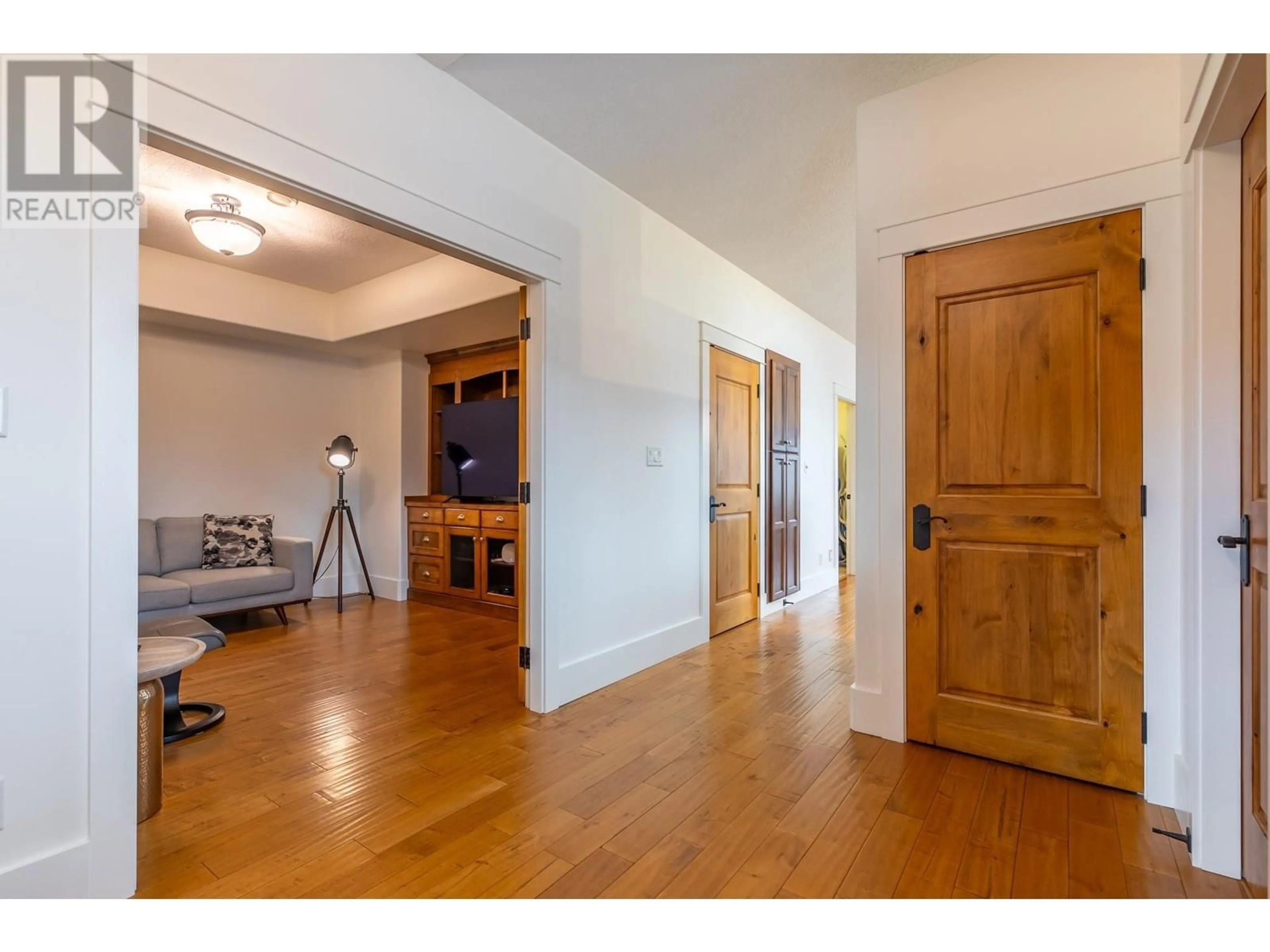 Indoor entryway for 14451 Downton Avenue Unit# 201, Summerland British Columbia V0H1Z1