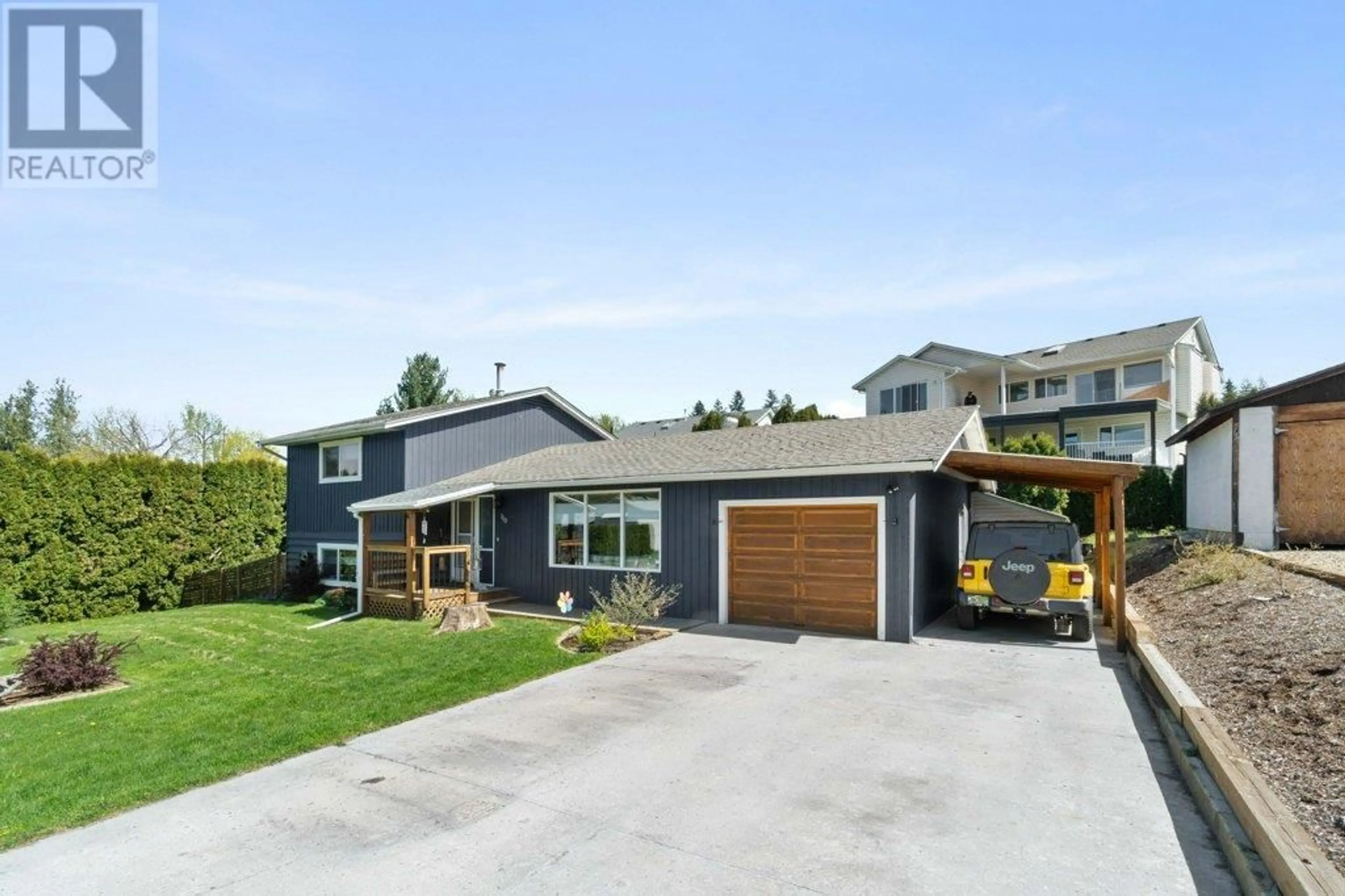 Home with vinyl exterior material, street for 110 18 STREET NORTHEAST, Salmon Arm British Columbia V1E1P3