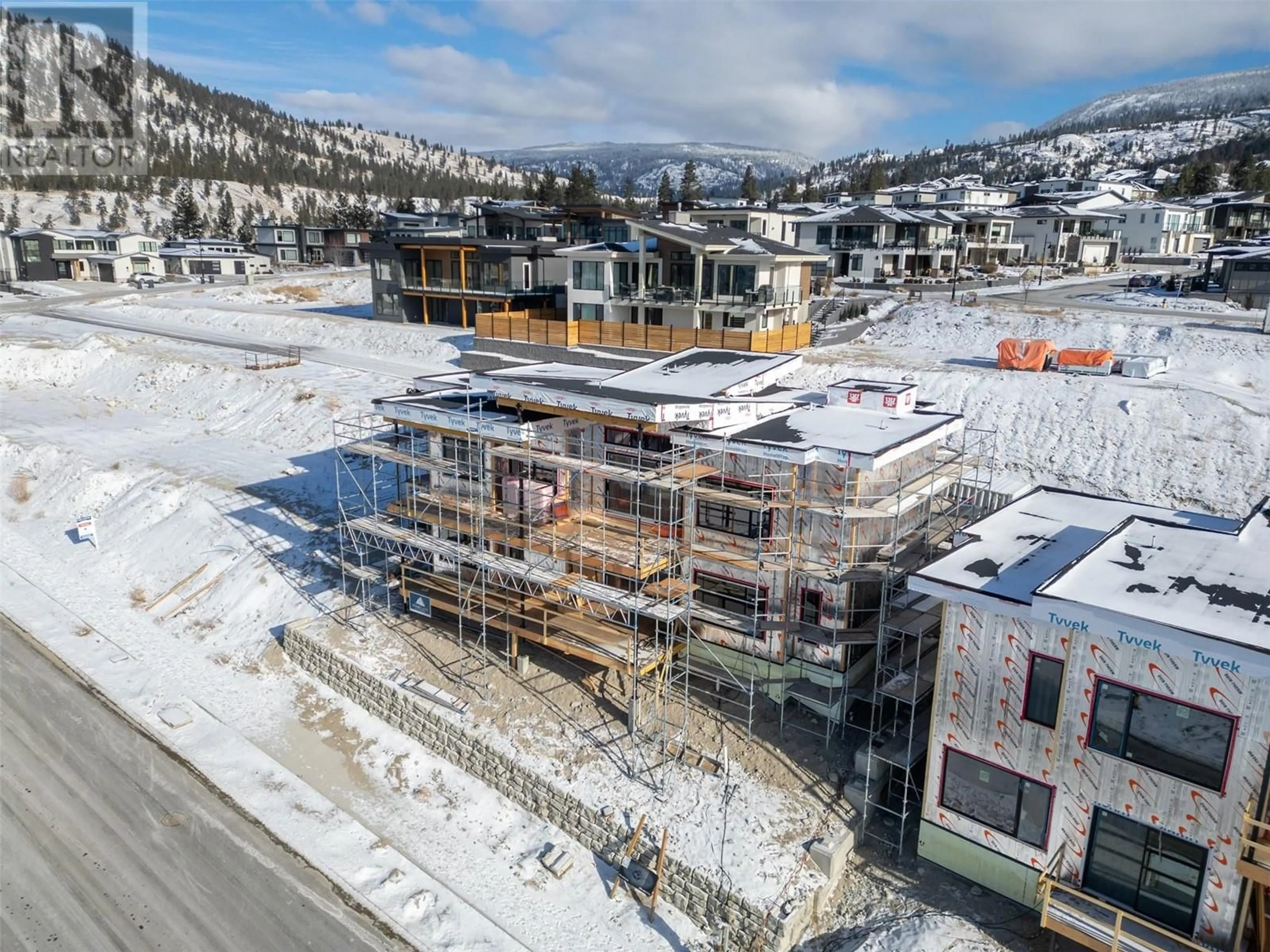 A pic from outside/outdoor area/front of a property/back of a property/a pic from drone, building for 1092 ANTLER DRIVE, Penticton British Columbia V2A0J8
