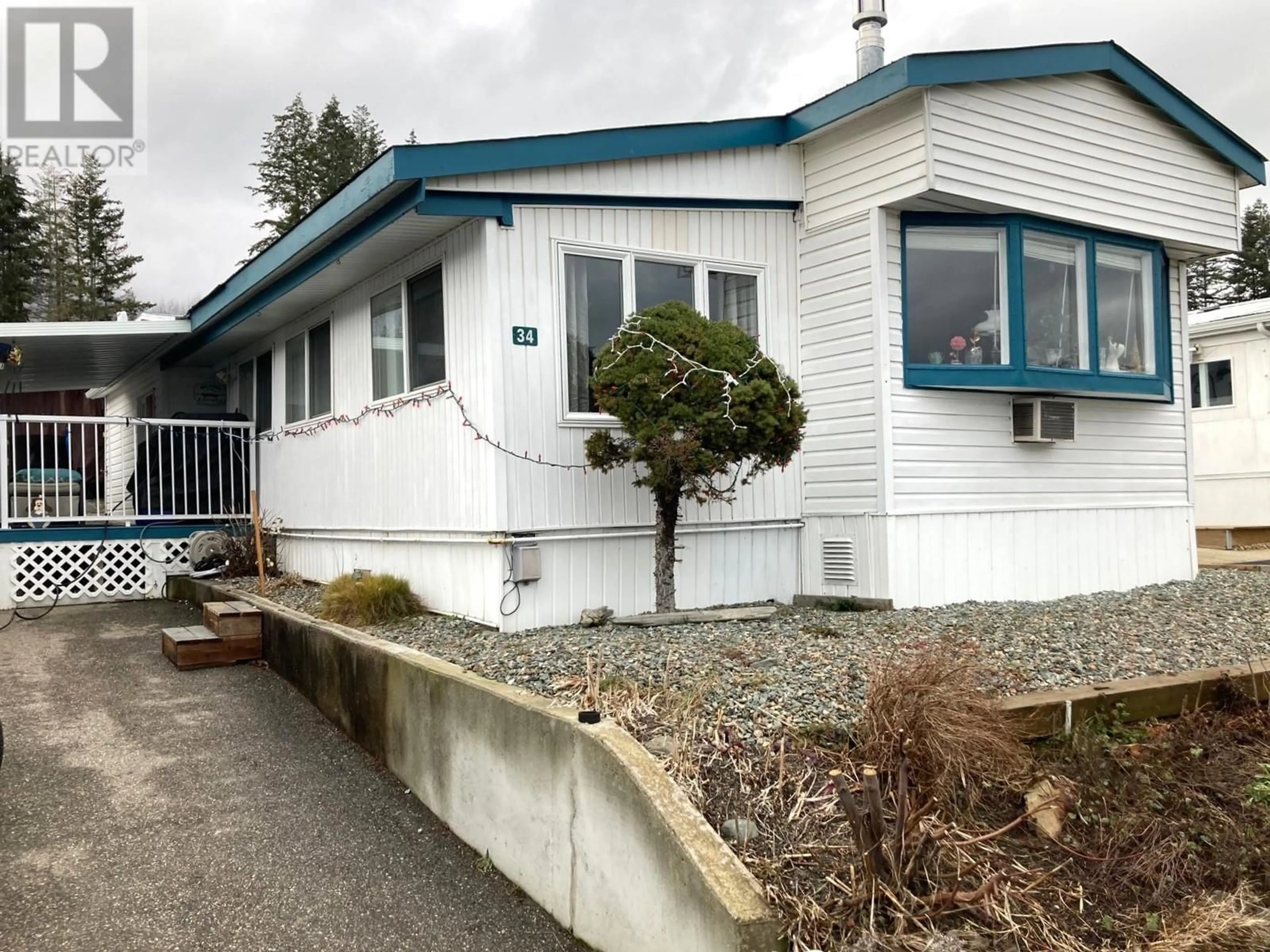 Home with vinyl exterior material, unknown for 2932 Buckley Road Unit# 34, Sorrento British Columbia V0E2W1