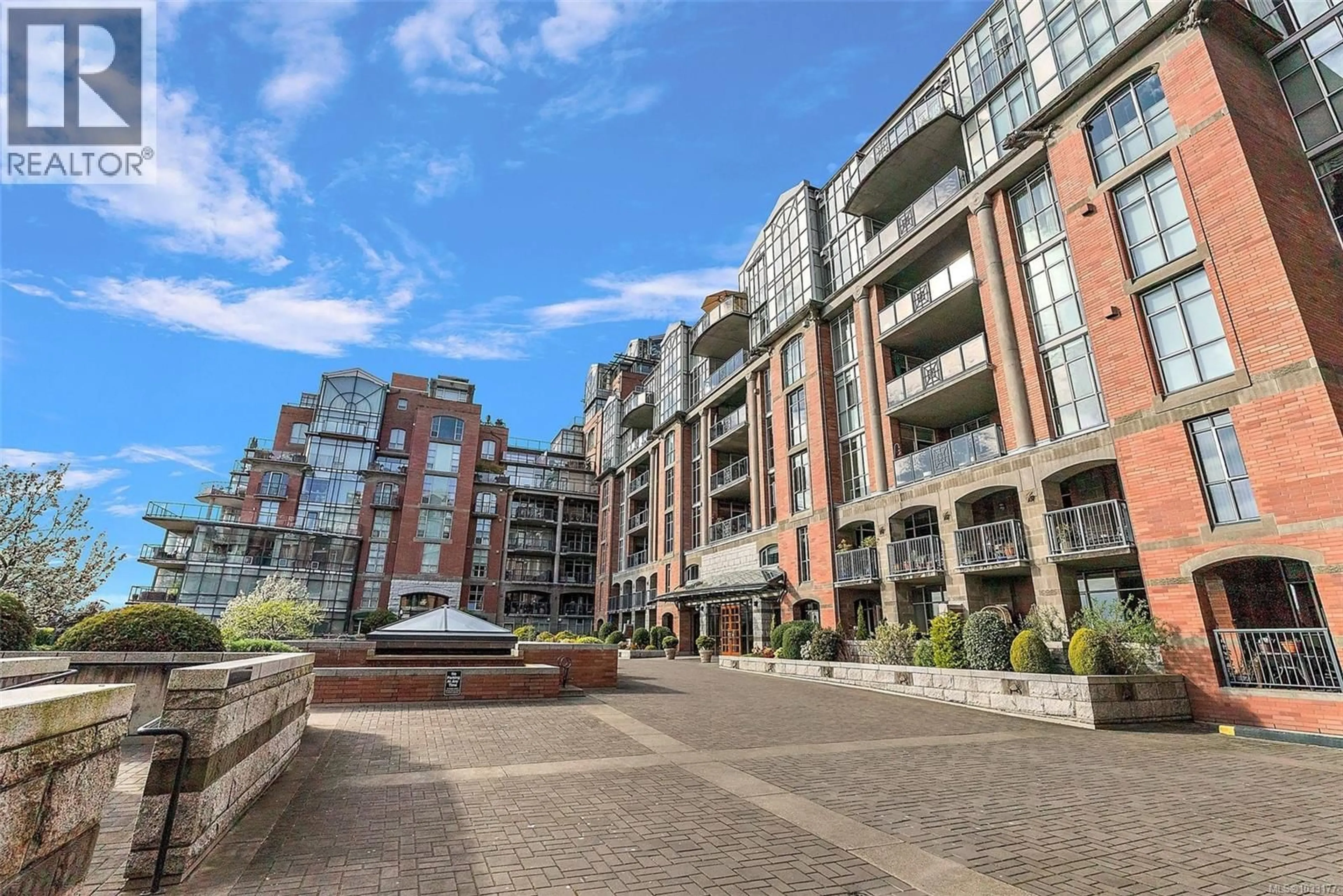 Patio, street for 807 - 21 DALLAS ROAD, Victoria British Columbia V8V4Z9