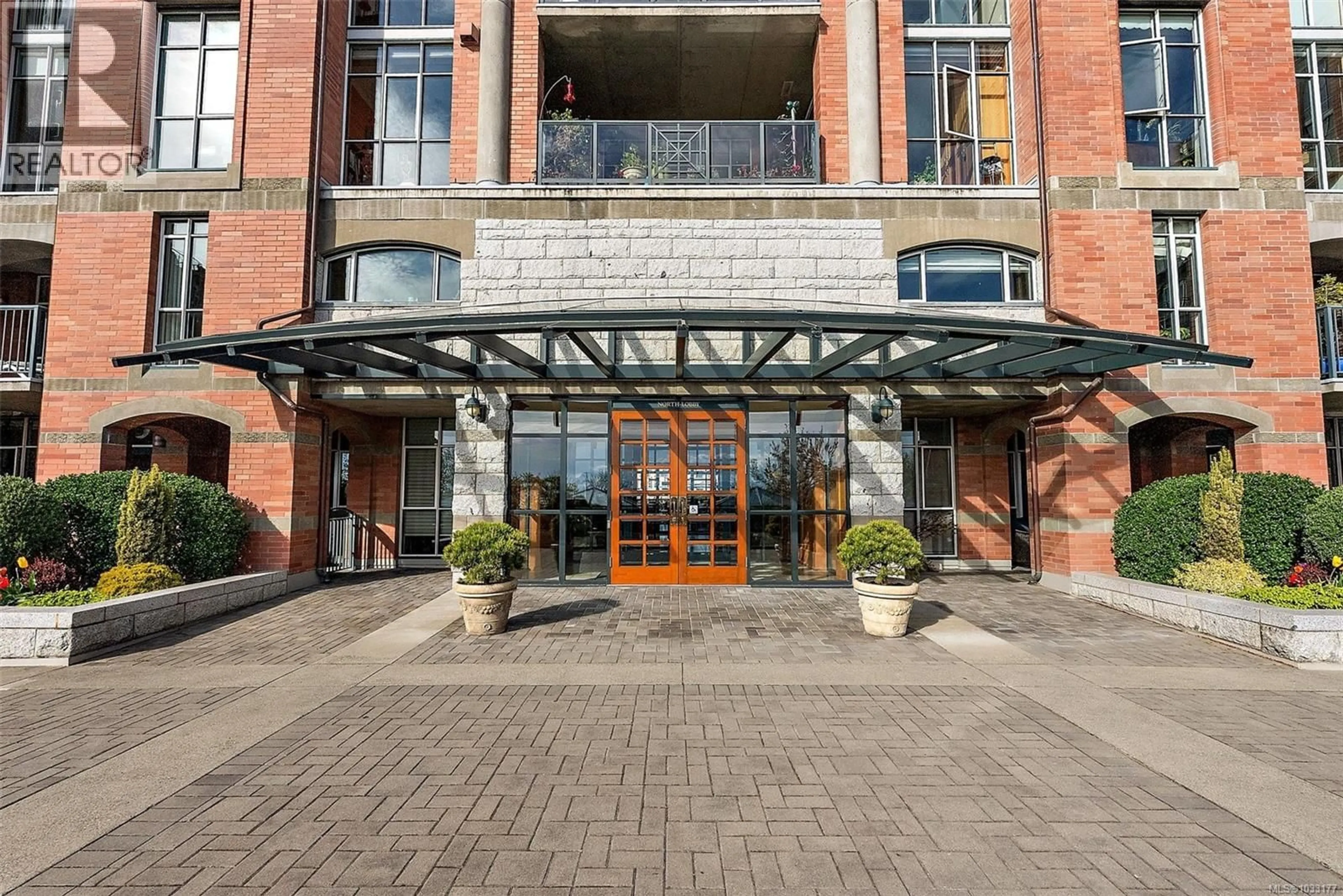 Indoor foyer for 807 - 21 DALLAS ROAD, Victoria British Columbia V8V4Z9