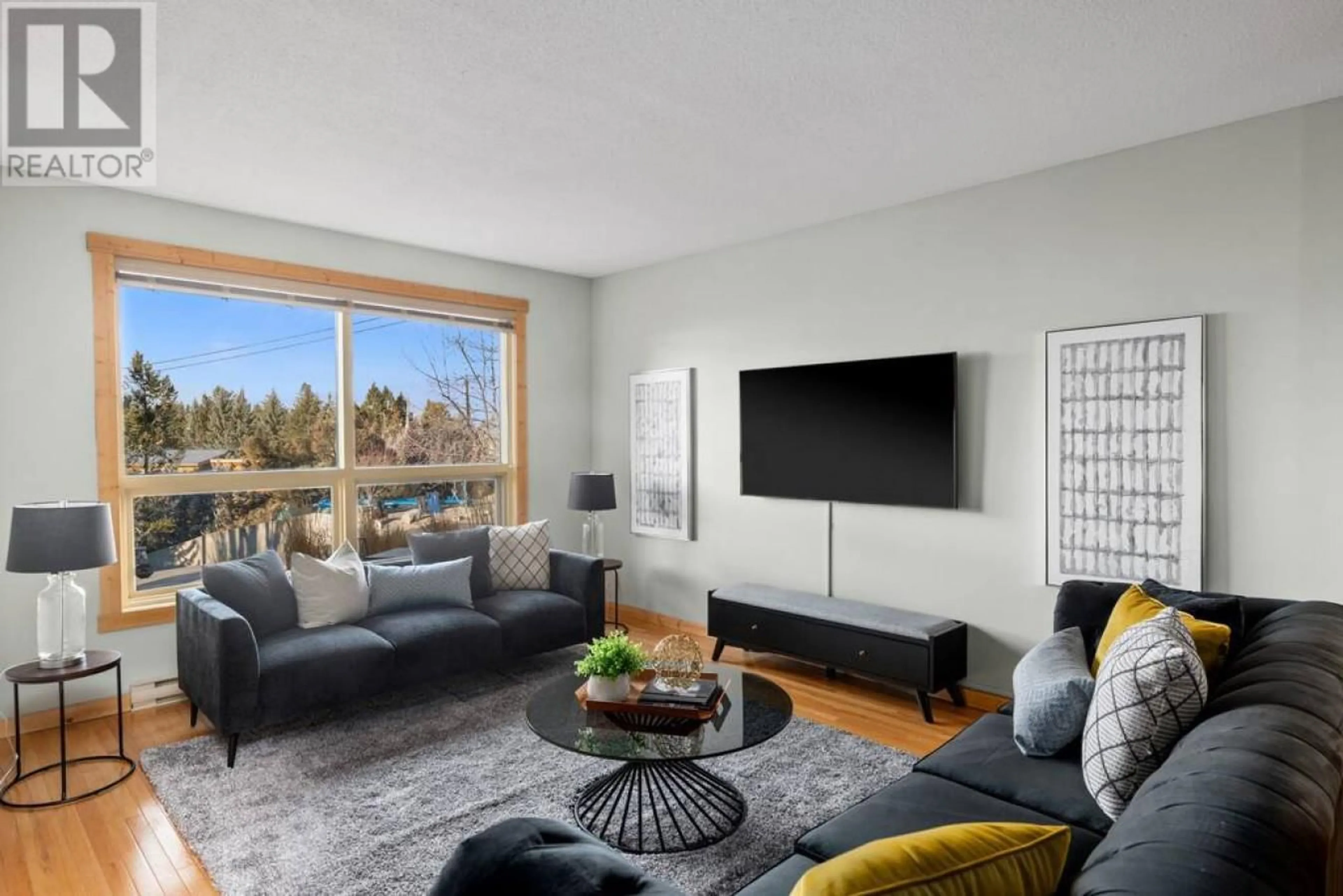 Living room with furniture, unknown for 1745 FORT POINT Close, Invermere British Columbia V0A1K0