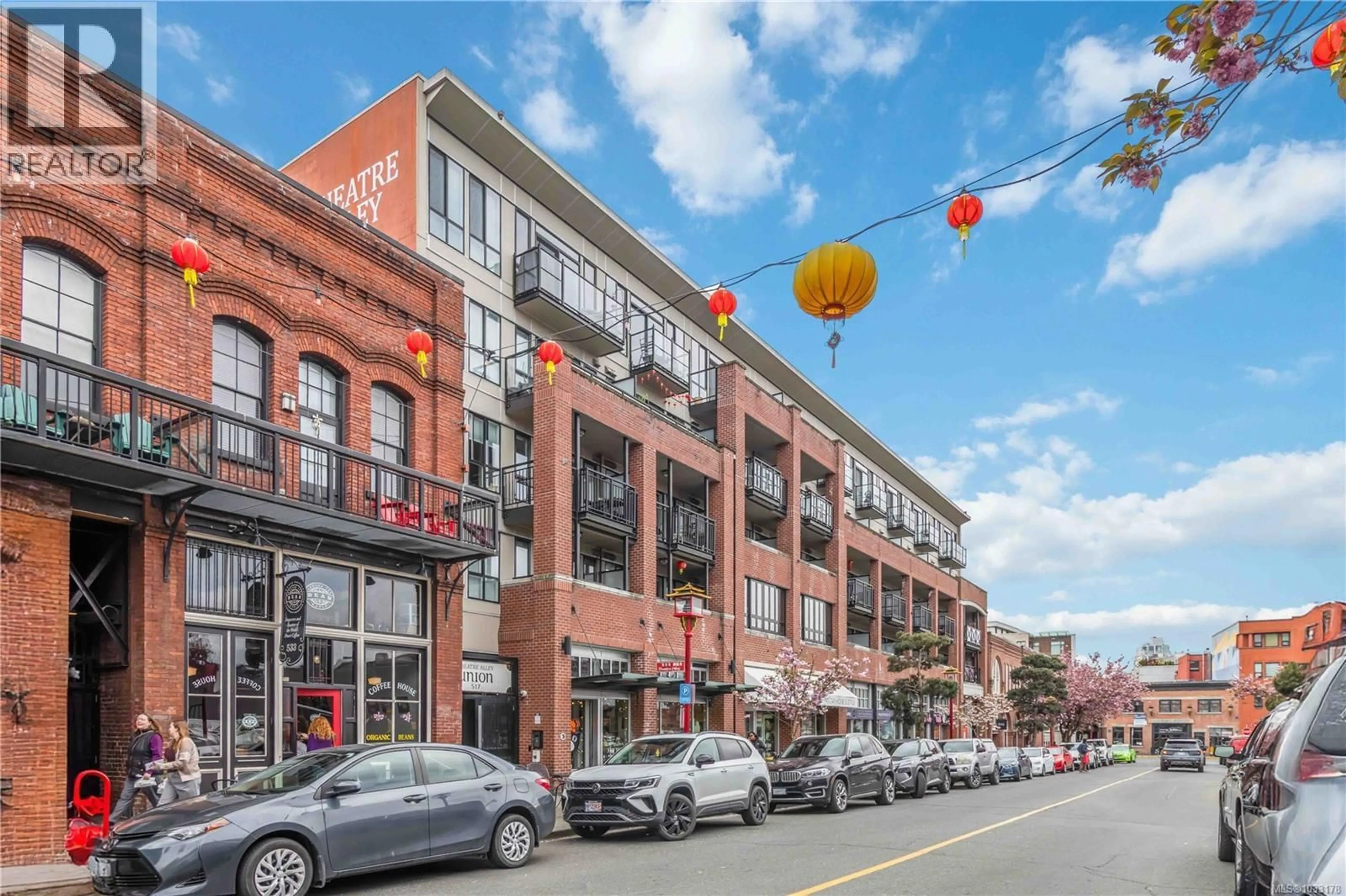 Patio, street for 213 - 517 FISGARD STREET, Victoria British Columbia V8W0C5