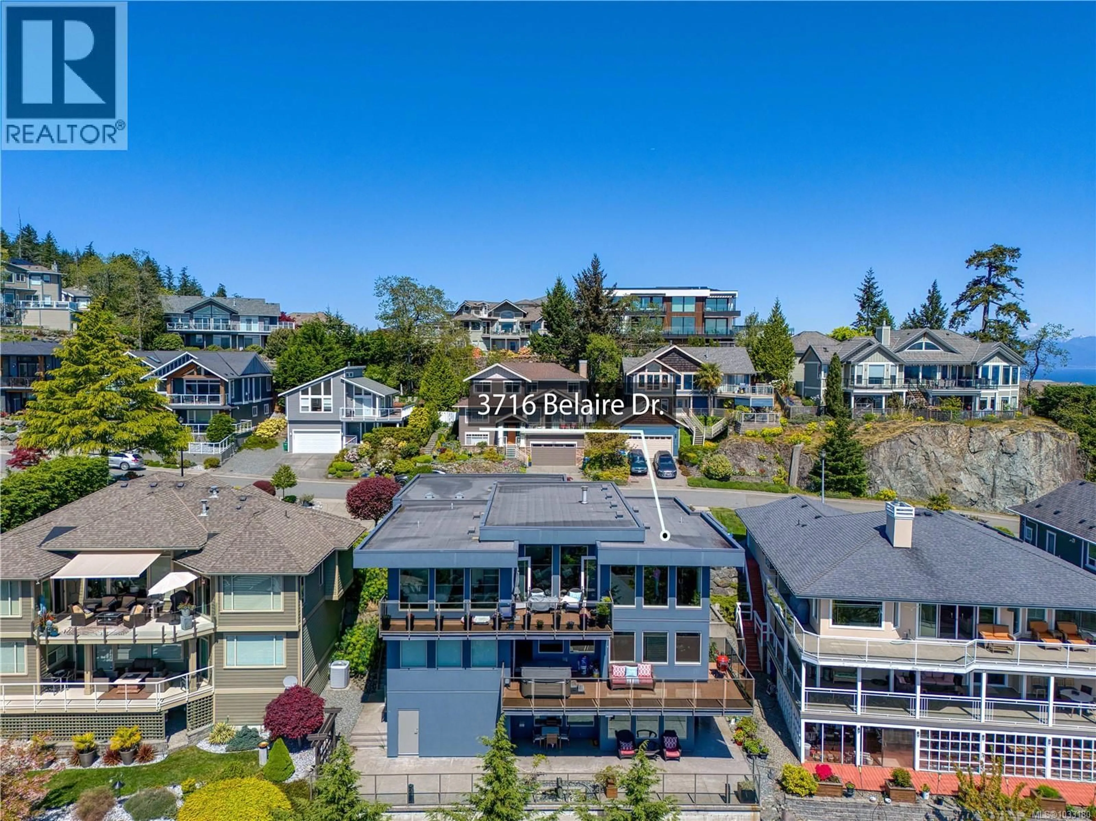A pic from outside/outdoor area/front of a property/back of a property/a pic from drone, unknown for 3716 BELAIRE DRIVE, Nanaimo British Columbia V9T5A1