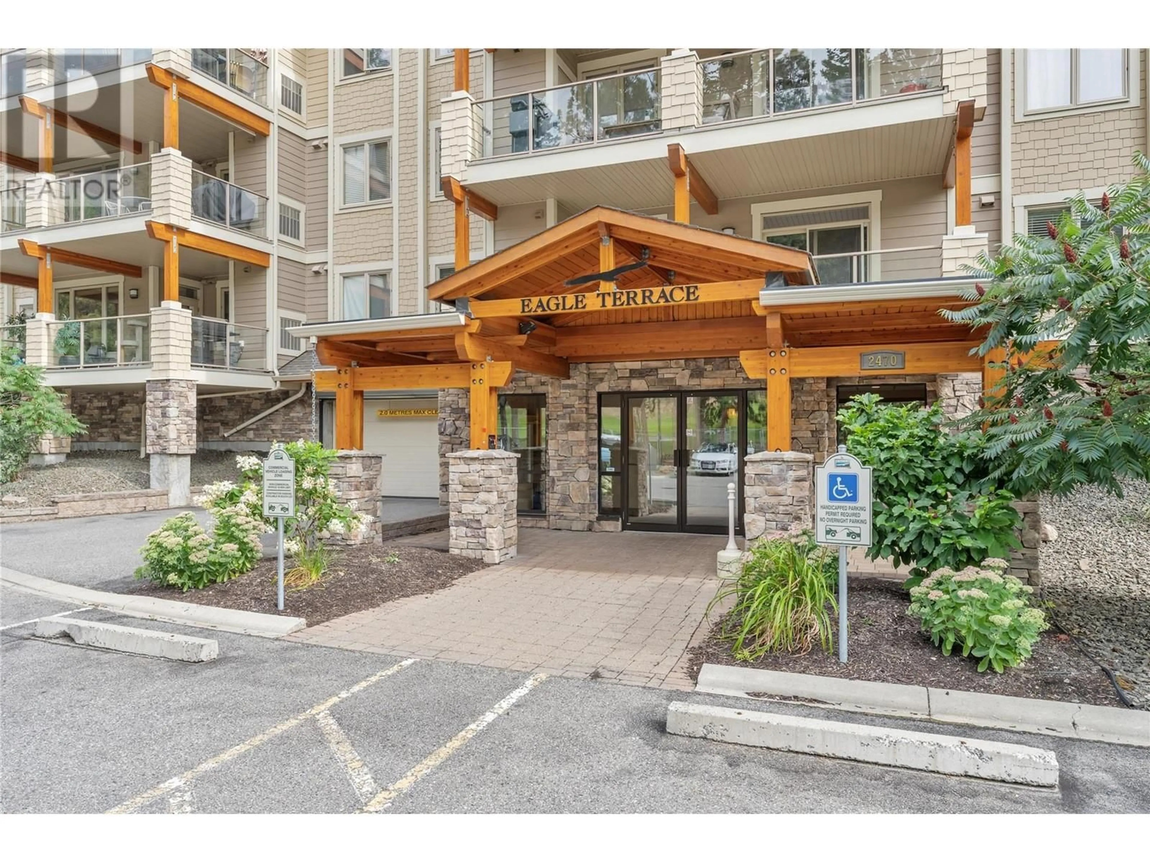 Indoor entryway for 2470 Tuscany Drive Unit# 201, West Kelowna British Columbia V4T3G8