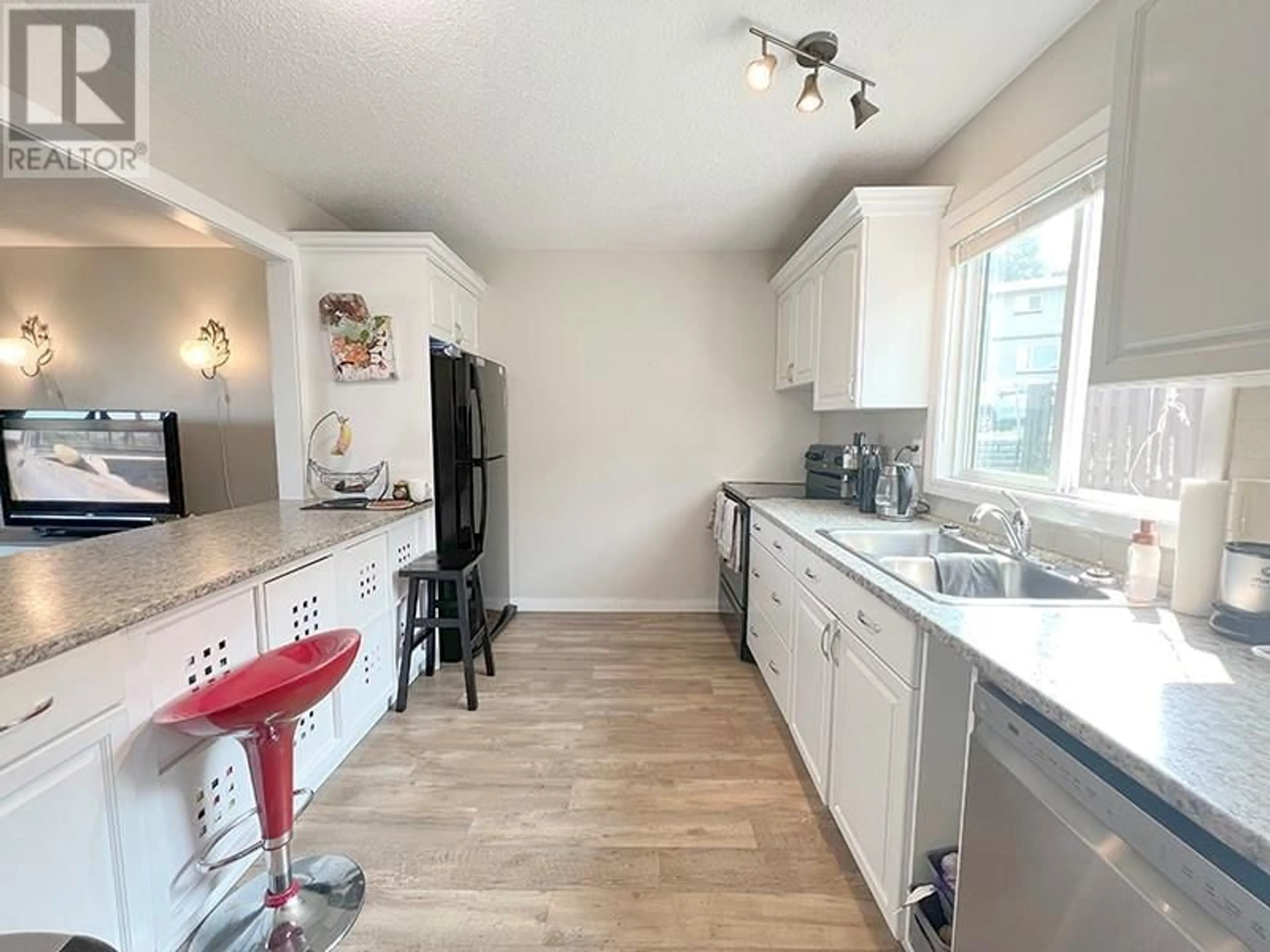 Open concept kitchen, unknown for 1605 SUMMIT Drive Unit# 54, Kamloops British Columbia V2H1T7