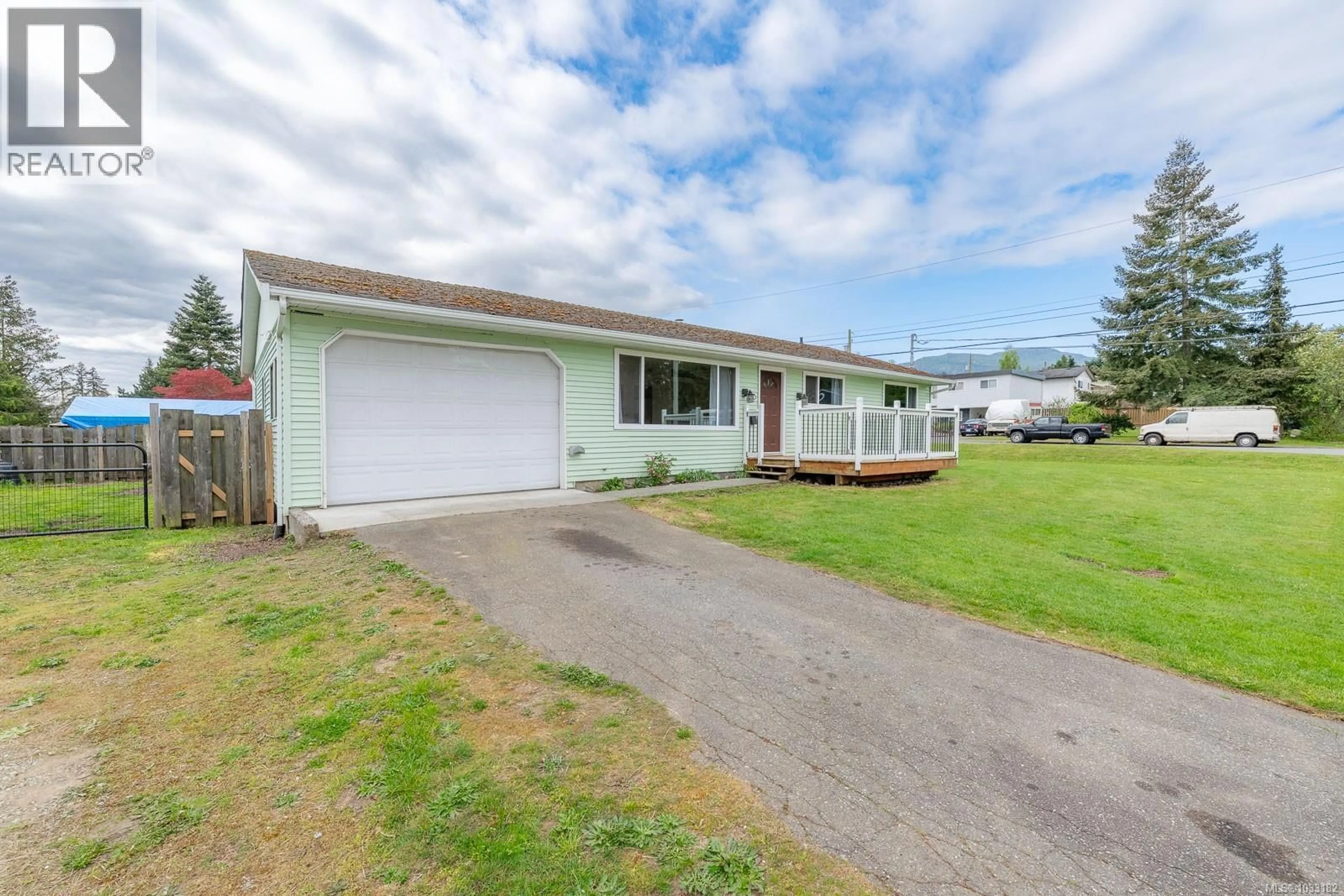 Home with vinyl exterior material, street for 180 O'HARA PLACE, Nanaimo British Columbia V9R1Y2