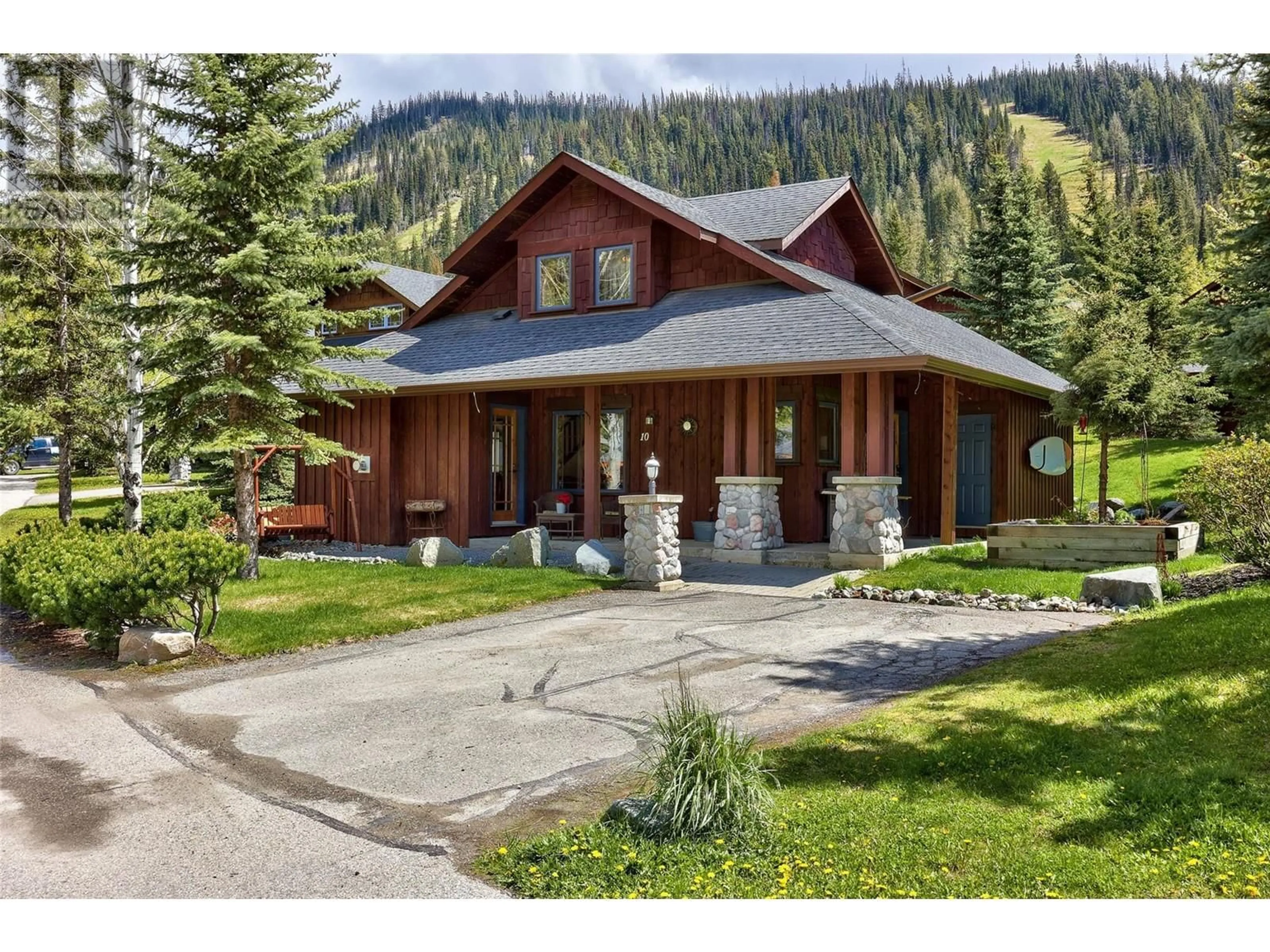 Home with vinyl exterior material, mountain view for 2700 Fairways Drive Unit# 10, Sun Peaks British Columbia V0E5N0