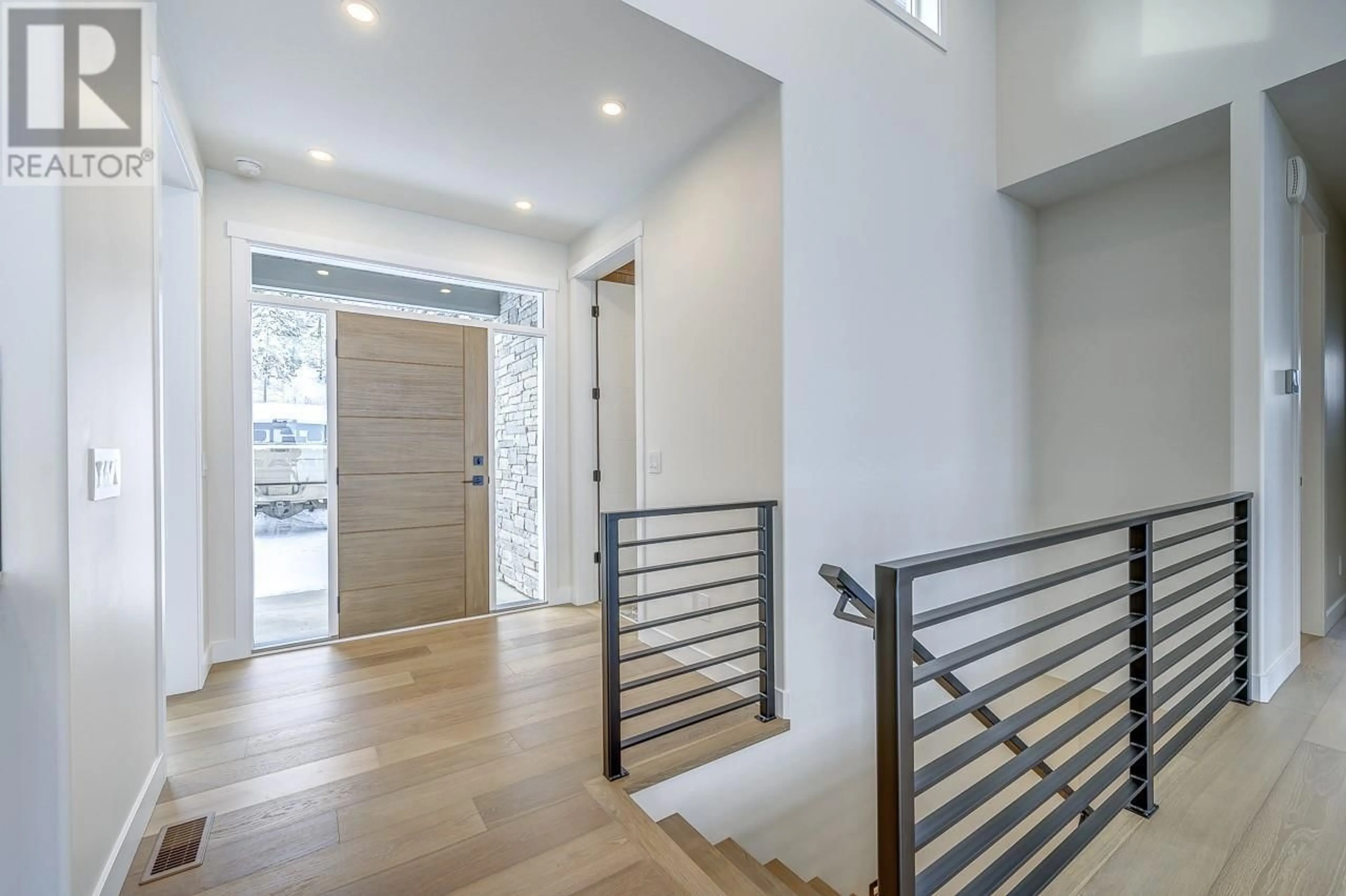 Indoor entryway for 2140 LINFIELD DRIVE, Kamloops British Columbia V1S0G3