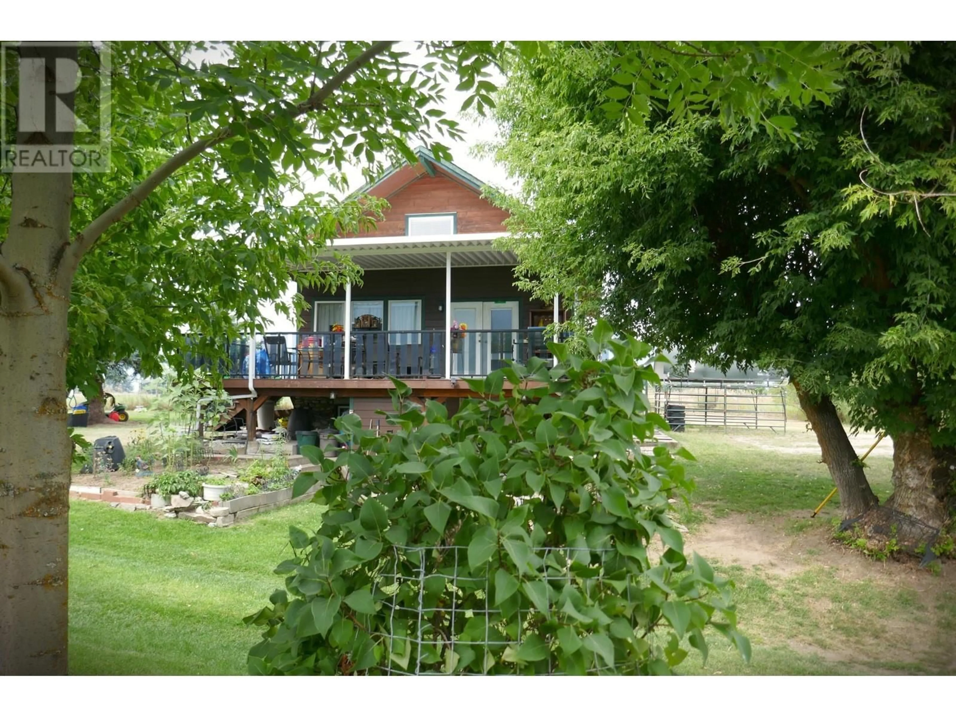 A pic from outside/outdoor area/front of a property/back of a property/a pic from drone, unknown for 5695 INTERNATIONAL ROAD, Grand Forks British Columbia V0H1H4