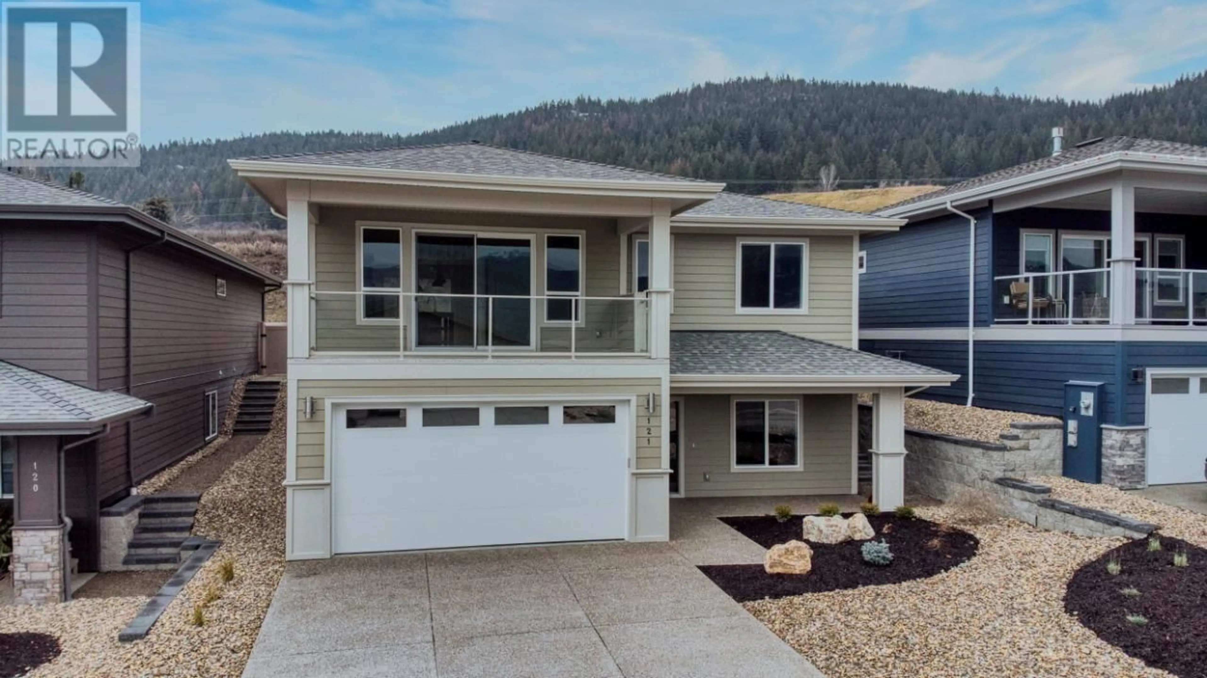 Home with vinyl exterior material, street for 7760 Okanagan Landing Road Unit# 121, Vernon British Columbia V1H1H2