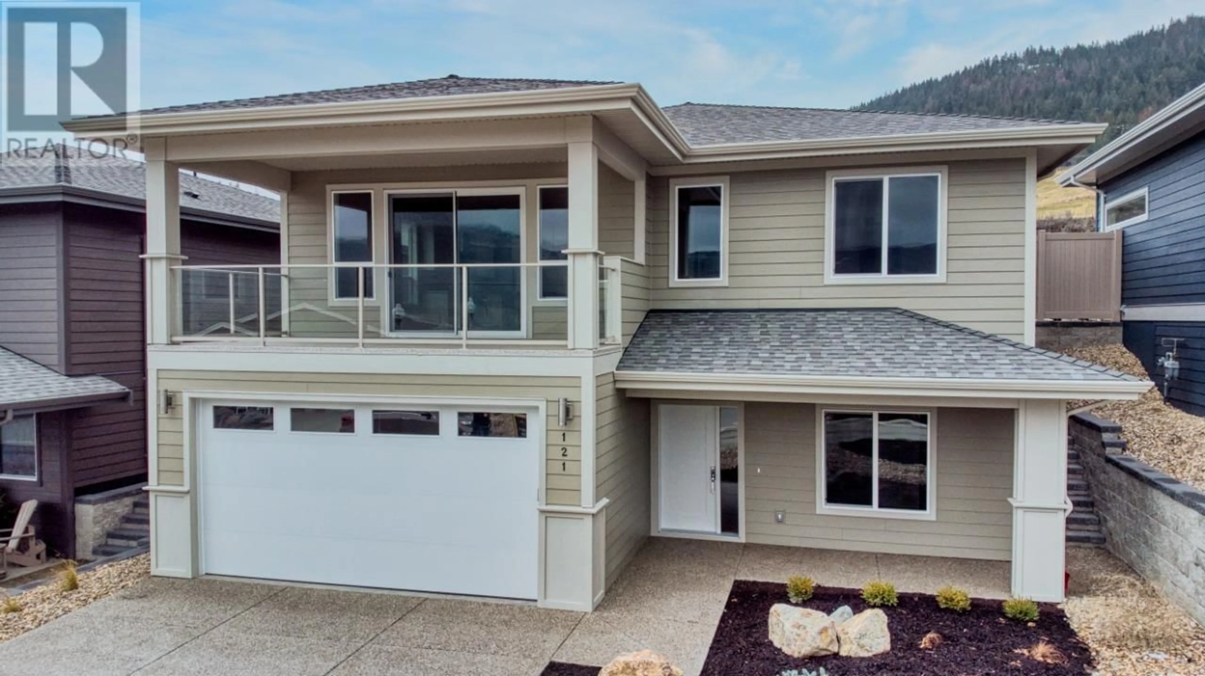 Home with vinyl exterior material, street for 7760 Okanagan Landing Road Unit# 121, Vernon British Columbia V1H1H2