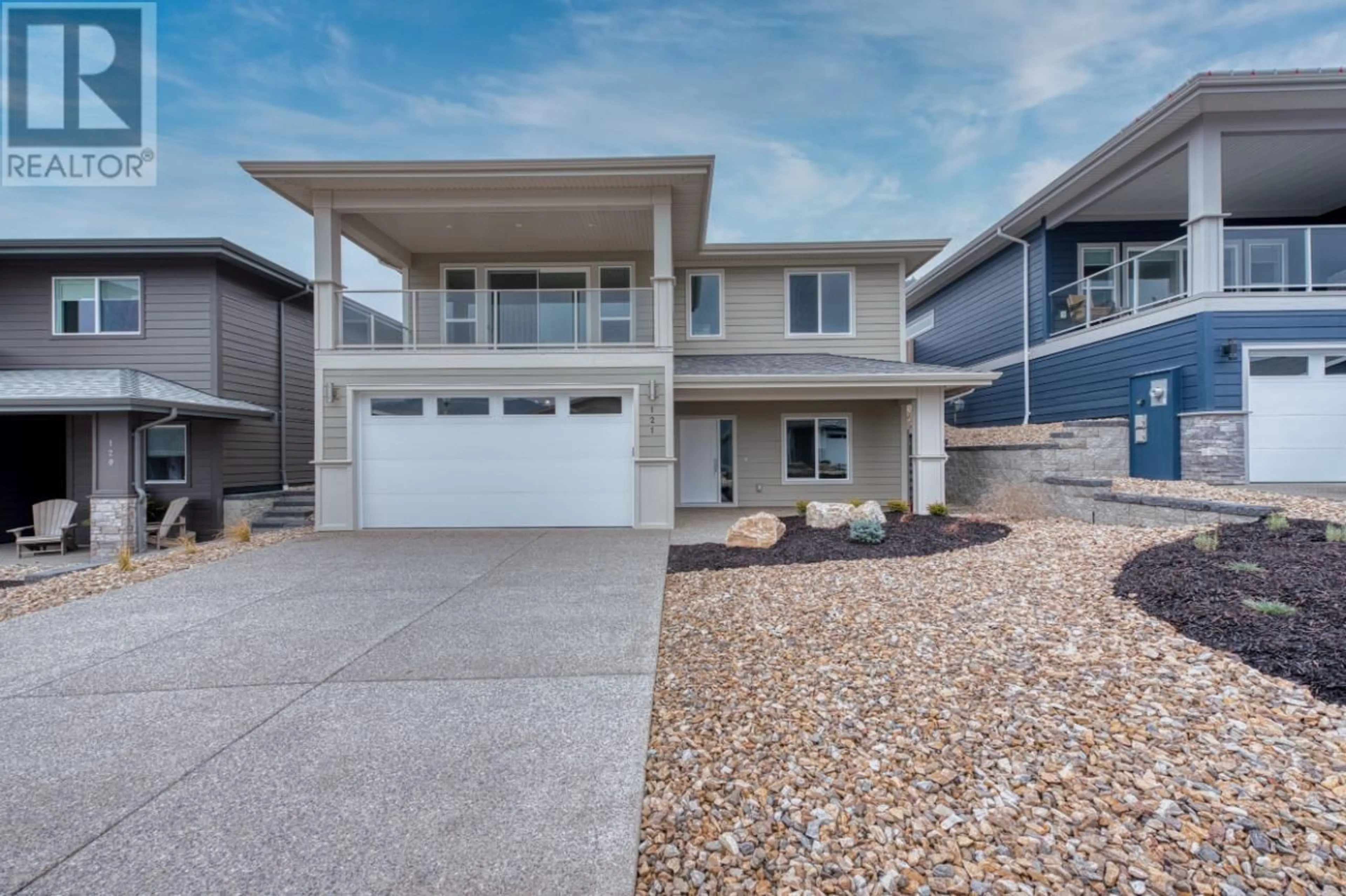 Home with vinyl exterior material, street for 7760 Okanagan Landing Road Unit# 121, Vernon British Columbia V1H1H2