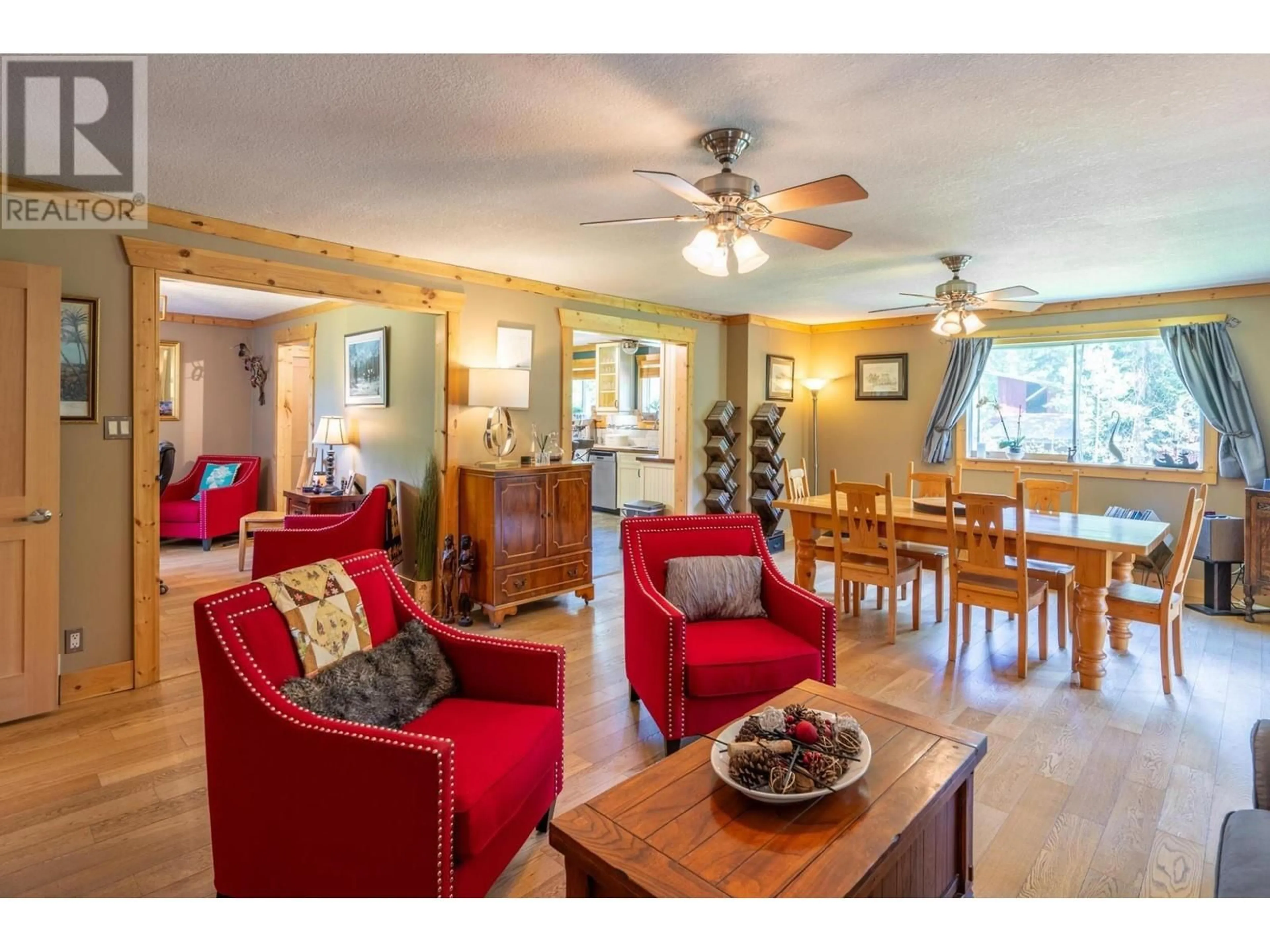 Living room with furniture, unknown for 1732 OBERG JOHNSON ROAD, Golden British Columbia V0A1H1