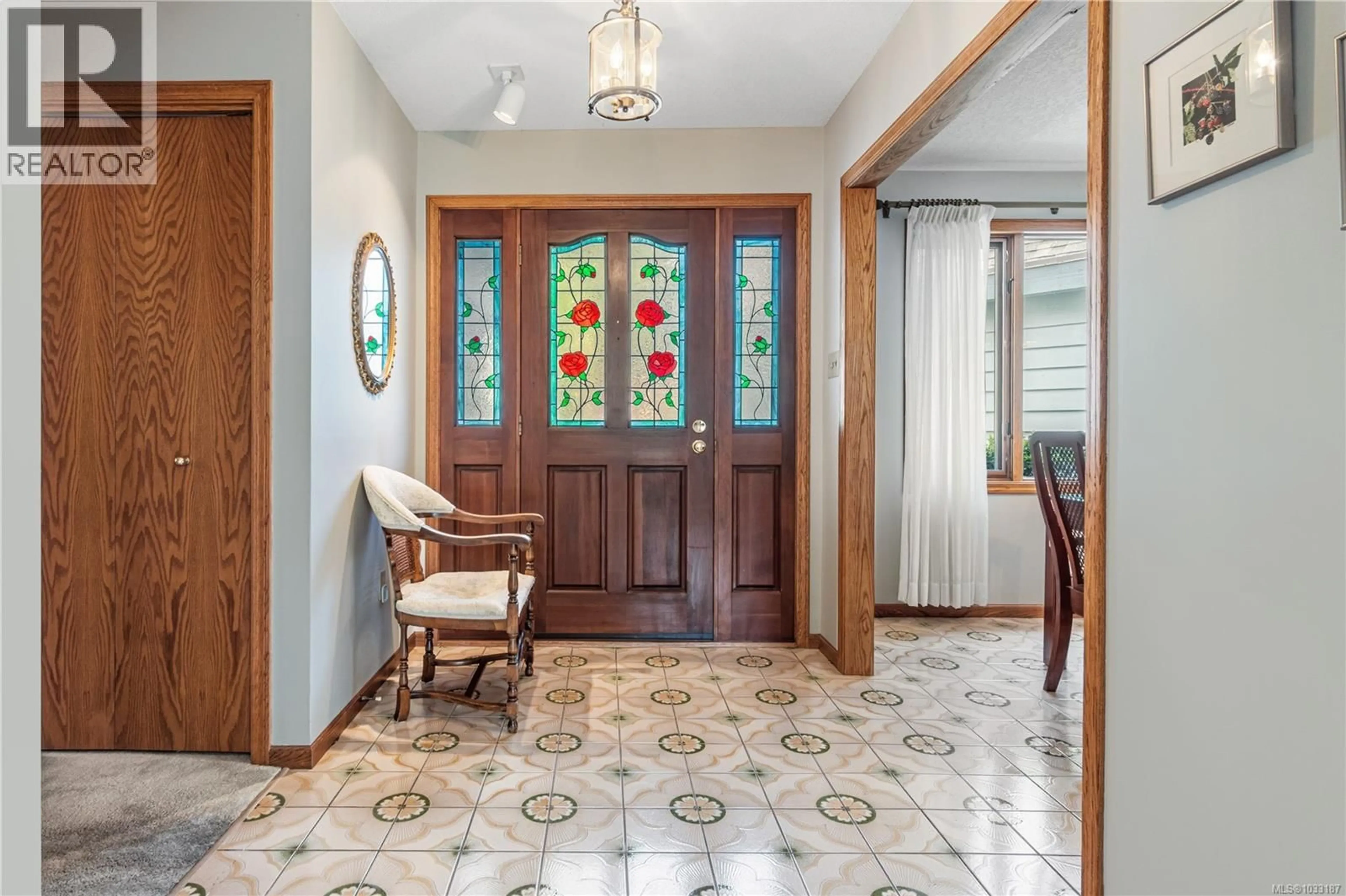 Indoor entryway for 1156 WEDGEWOOD CLOSE, Qualicum Beach British Columbia V9K1C6