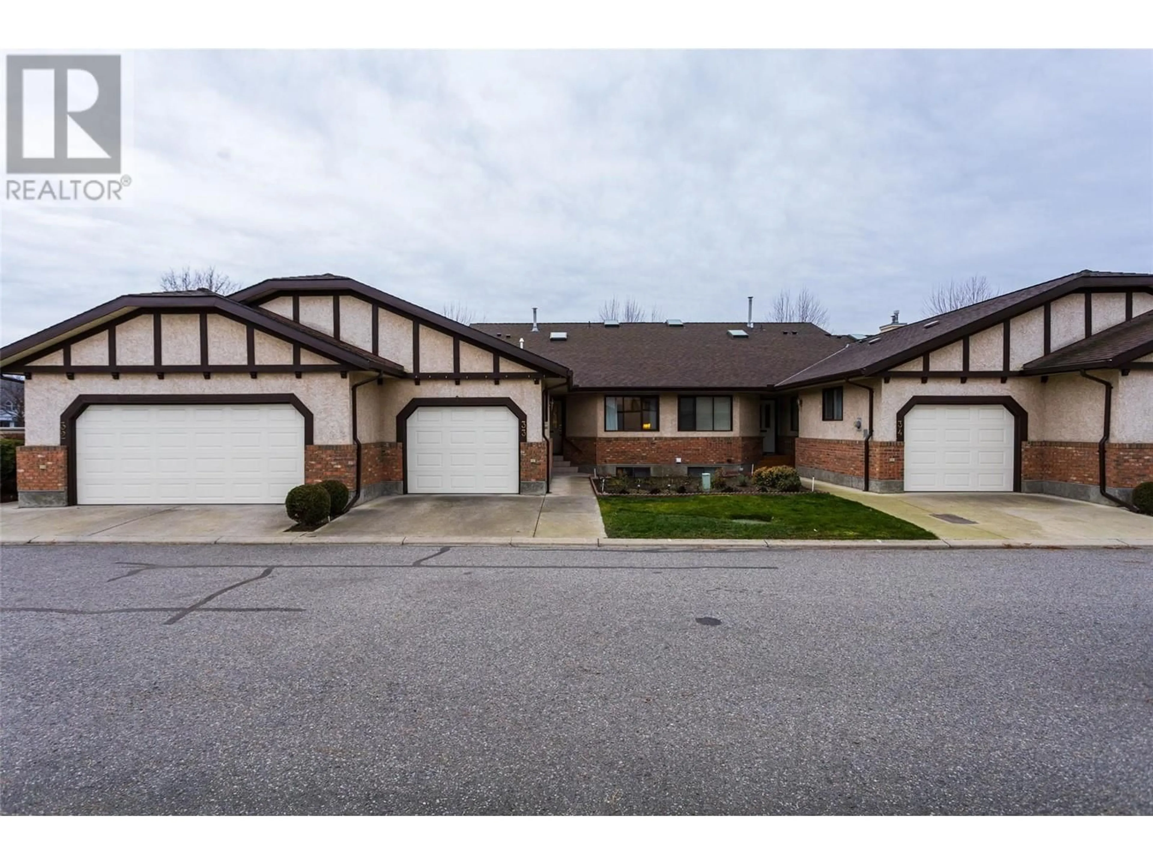 Unknown for 33 - 2200 GORDON DRIVE, Kelowna British Columbia V1Y8T7