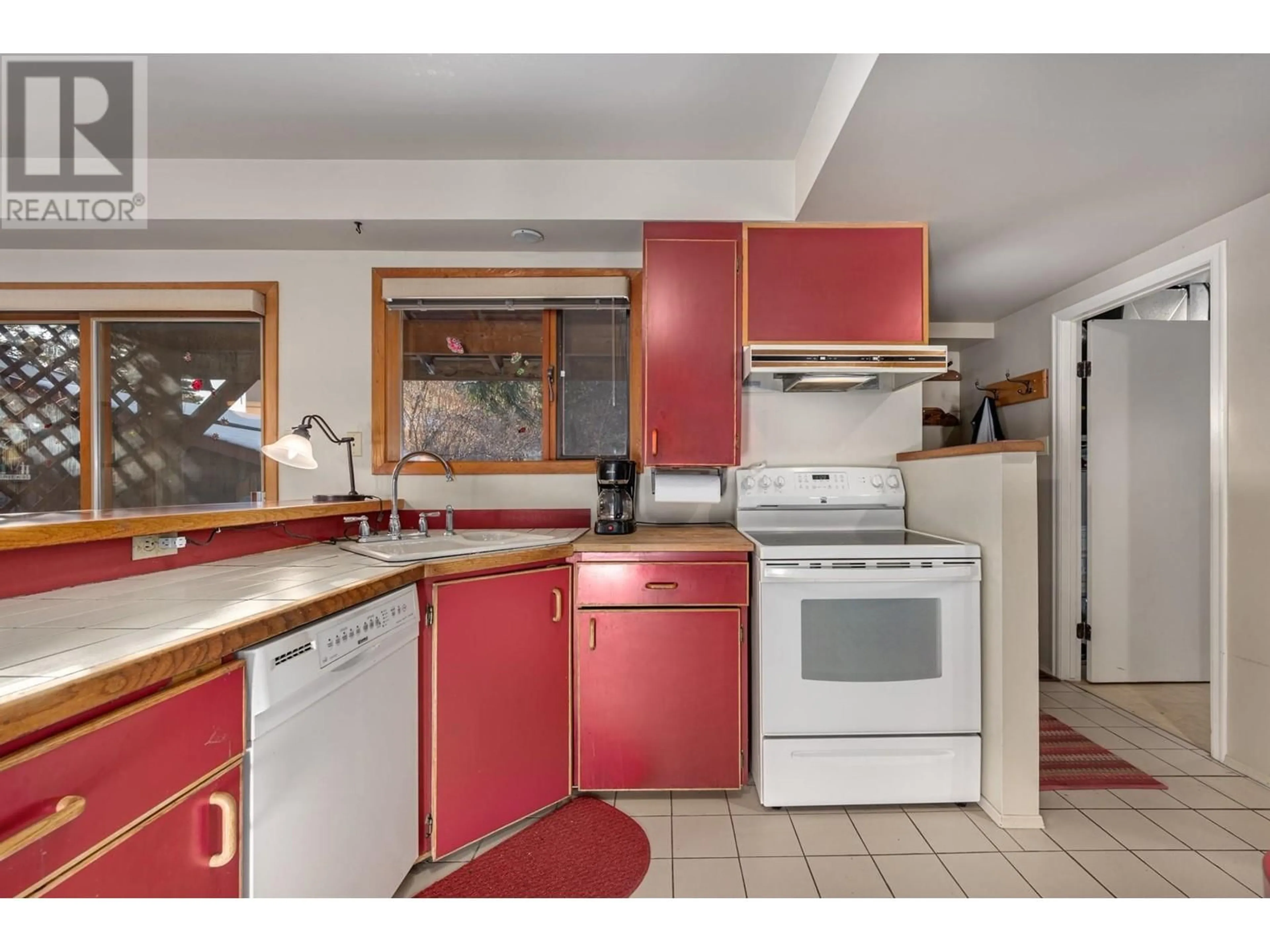 Standard kitchen, unknown for 2998 ARMSTRONG Street, Merritt British Columbia V1K1G1