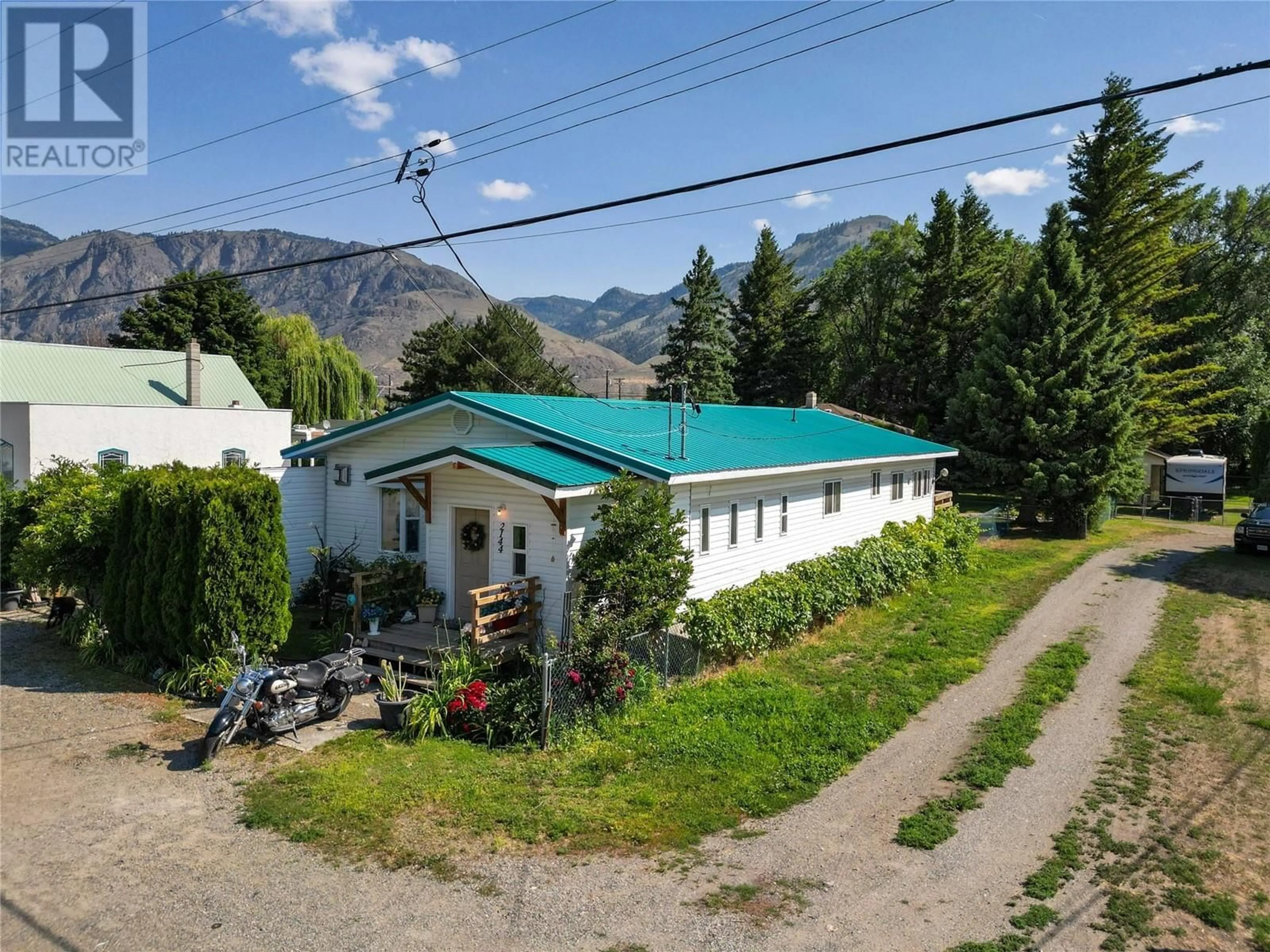 A pic from outside/outdoor area/front of a property/back of a property/a pic from drone, mountain view for 2144 MAIN STREET, Cawston British Columbia V0X1C1