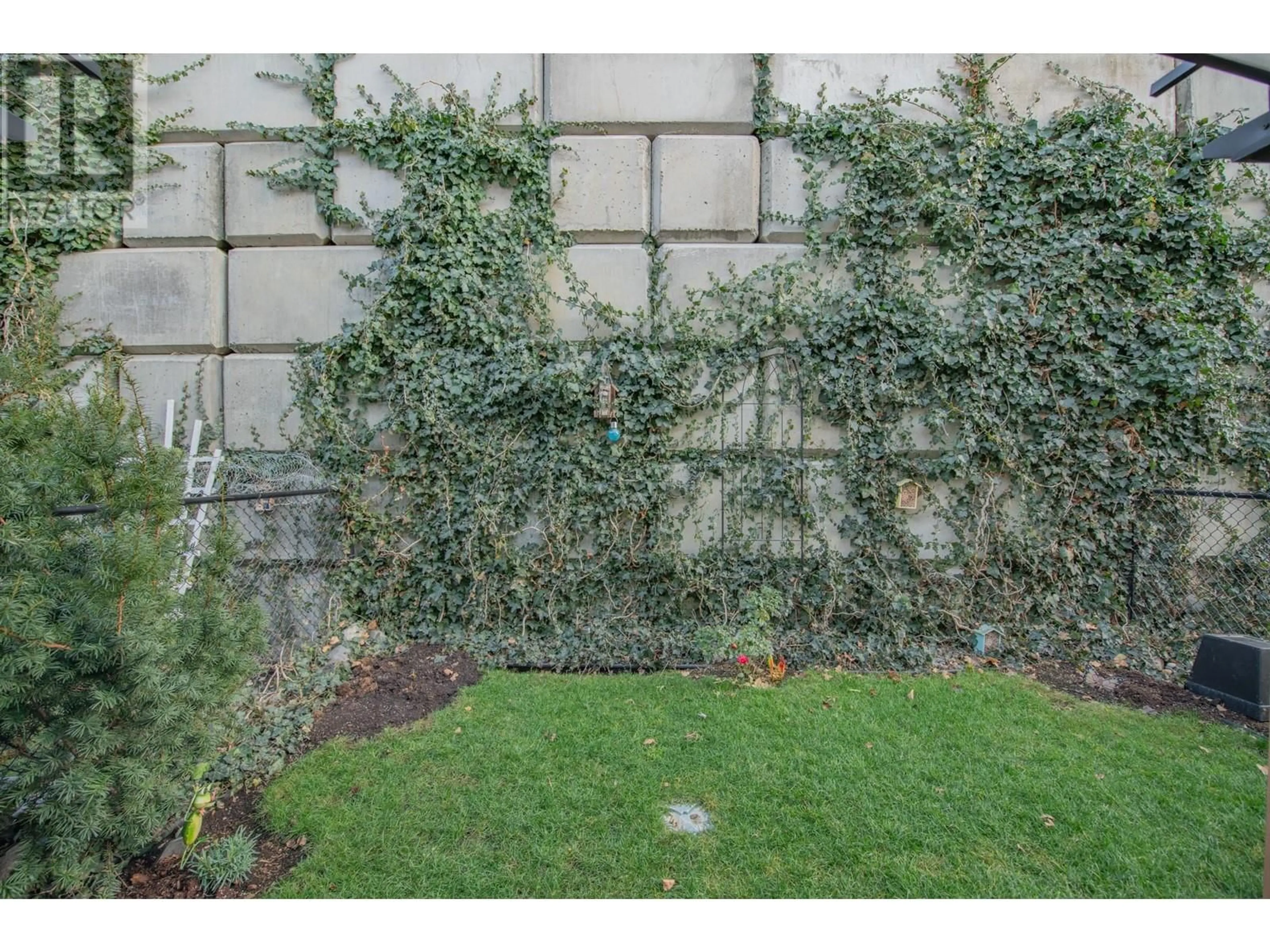 Patio, street for 14 - 4700 OKANAGAN AVENUE, Vernon British Columbia V1T9Y7