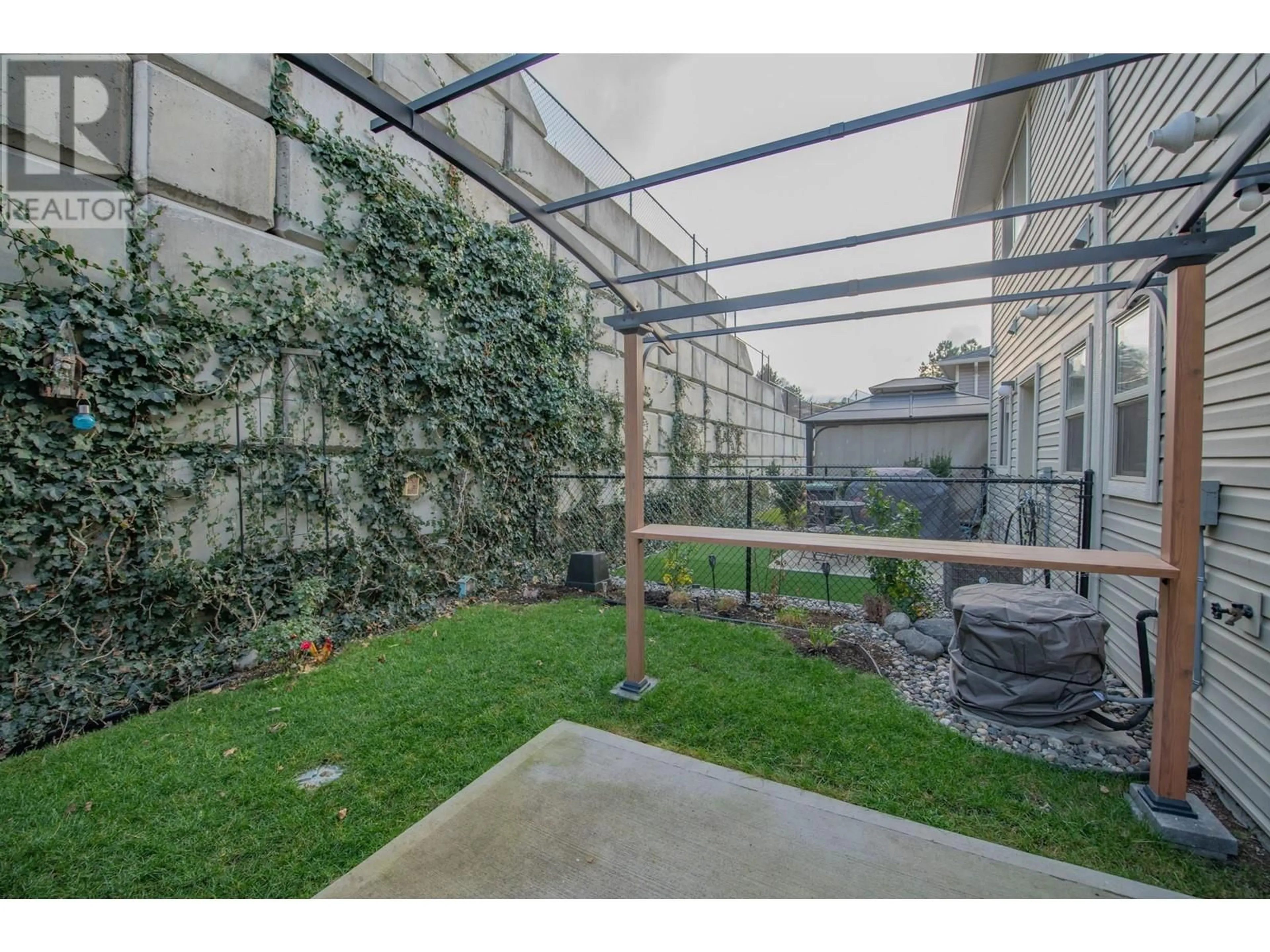 Patio, street for 14 - 4700 OKANAGAN AVENUE, Vernon British Columbia V1T9Y7