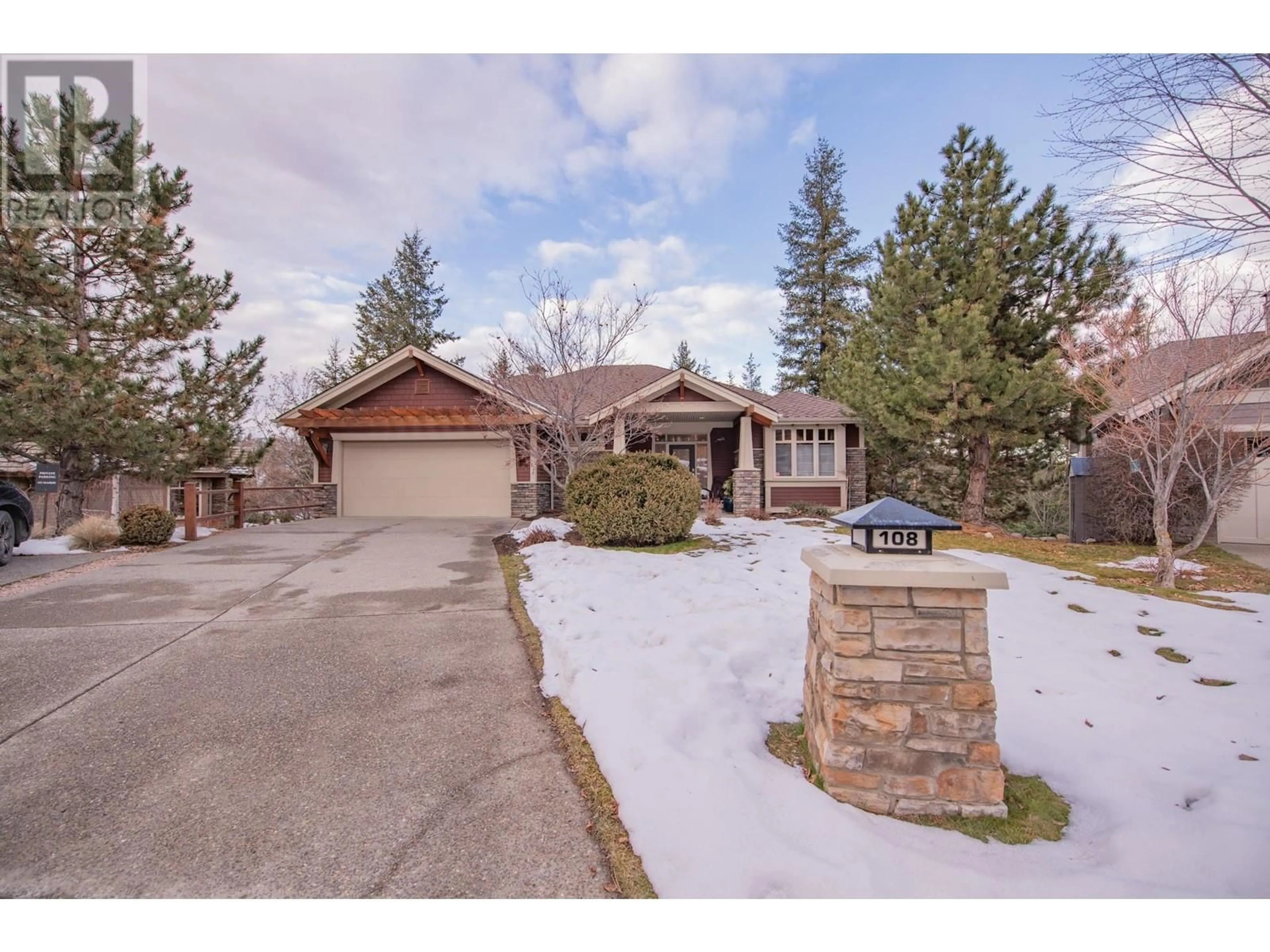 A pic from outside/outdoor area/front of a property/back of a property/a pic from drone, street for 108 Mashie Crescent, Vernon British Columbia V1H1V8