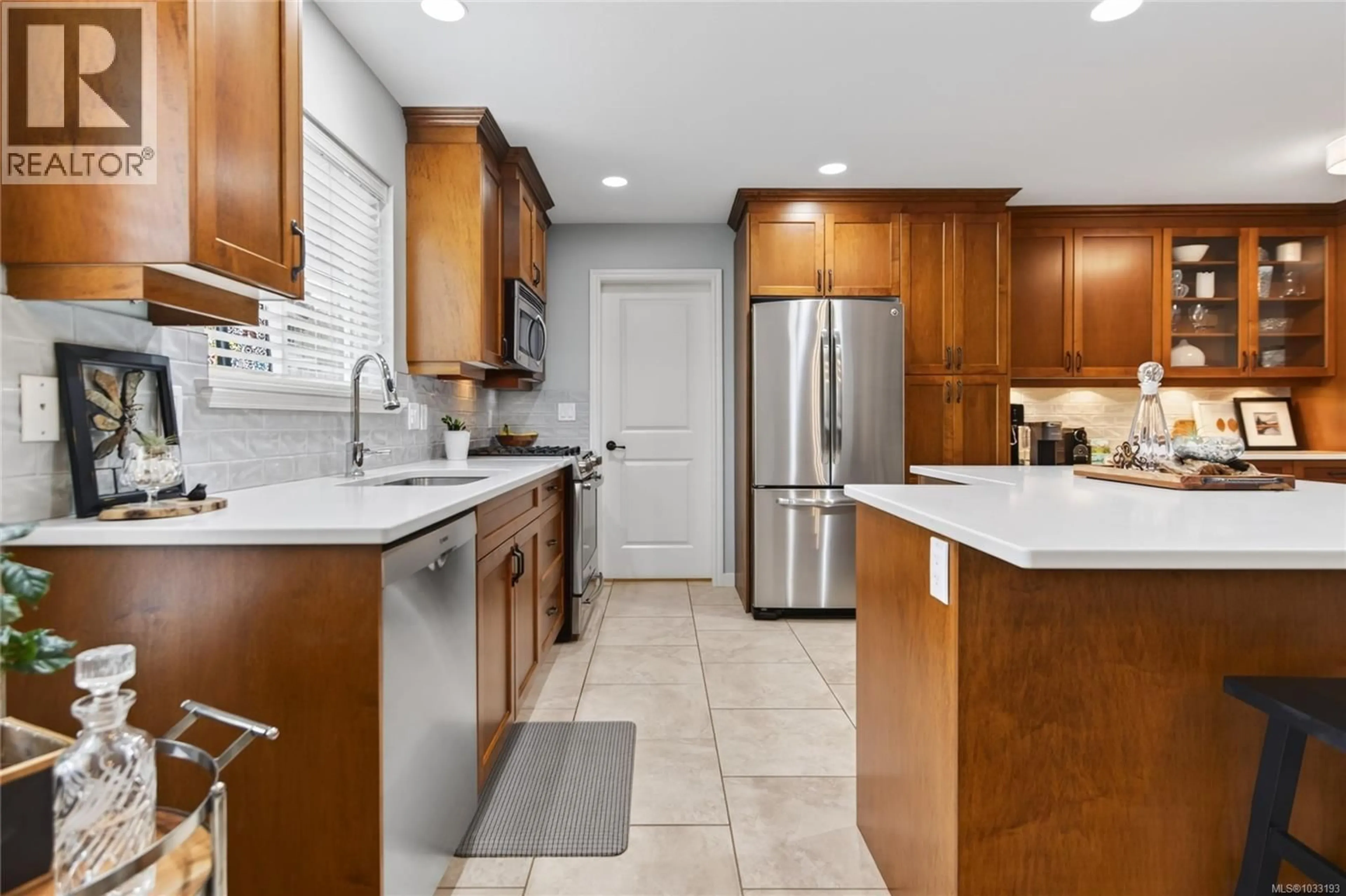 Open concept kitchen, ceramic/tile floor for 1219 SLATER PLACE, Comox British Columbia V9M0A3