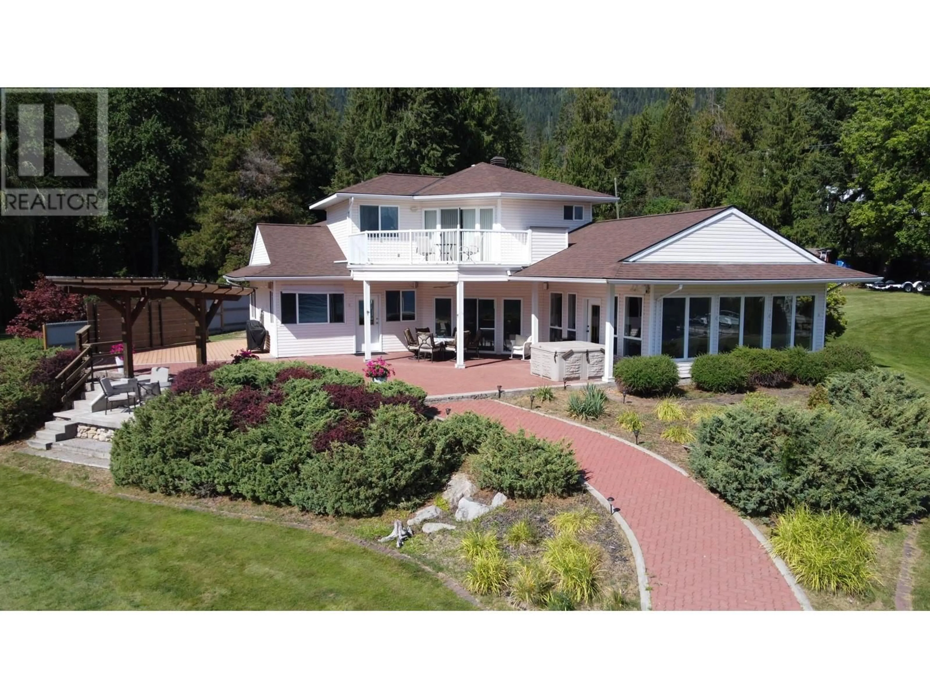 A pic from outside/outdoor area/front of a property/back of a property/a pic from drone, mountain view for 2194 3A Highway, Nelson British Columbia V1L6K5