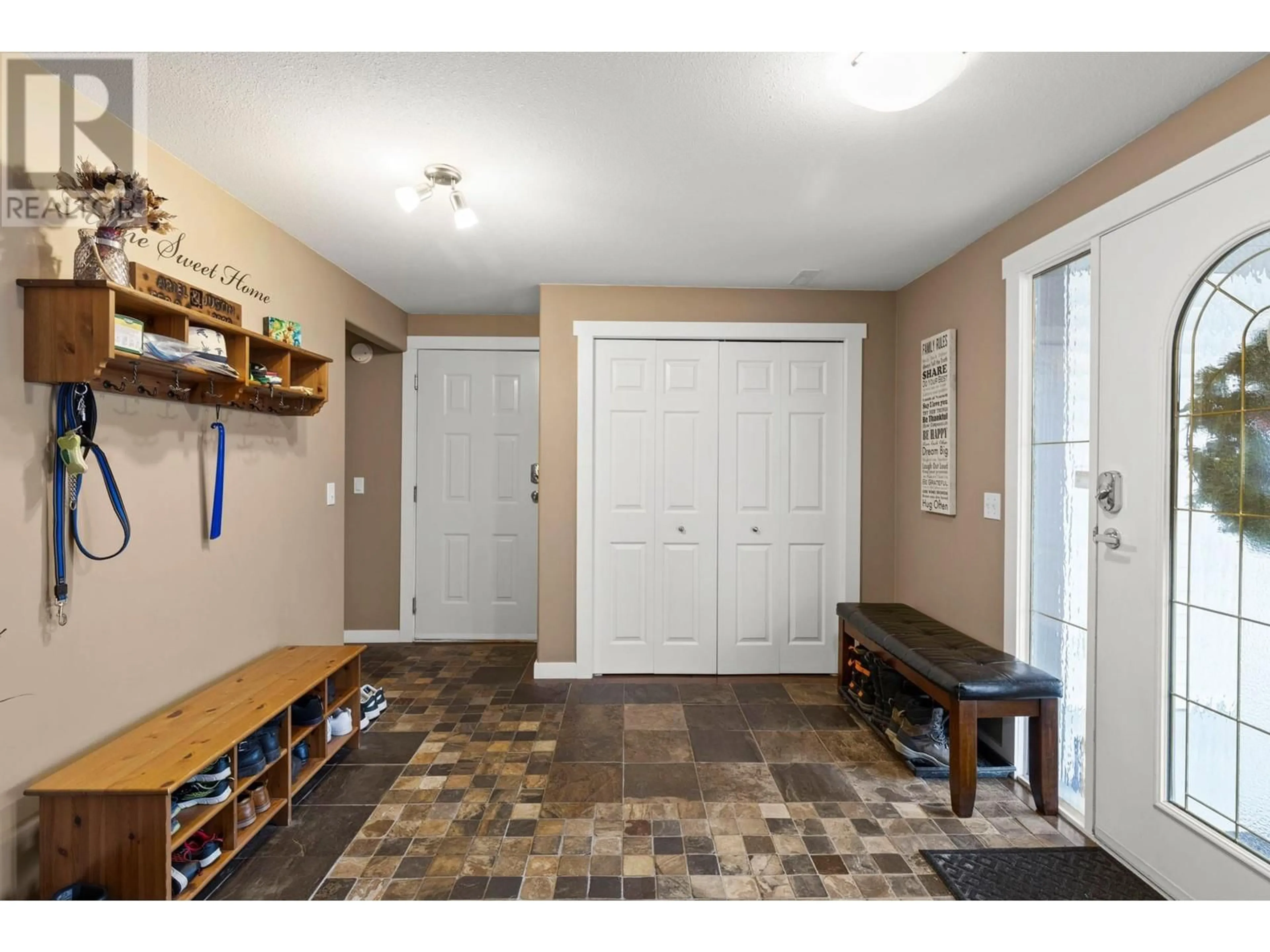 Indoor entryway for 2332 Shannon Woods Drive, West Kelowna British Columbia V4T2P1