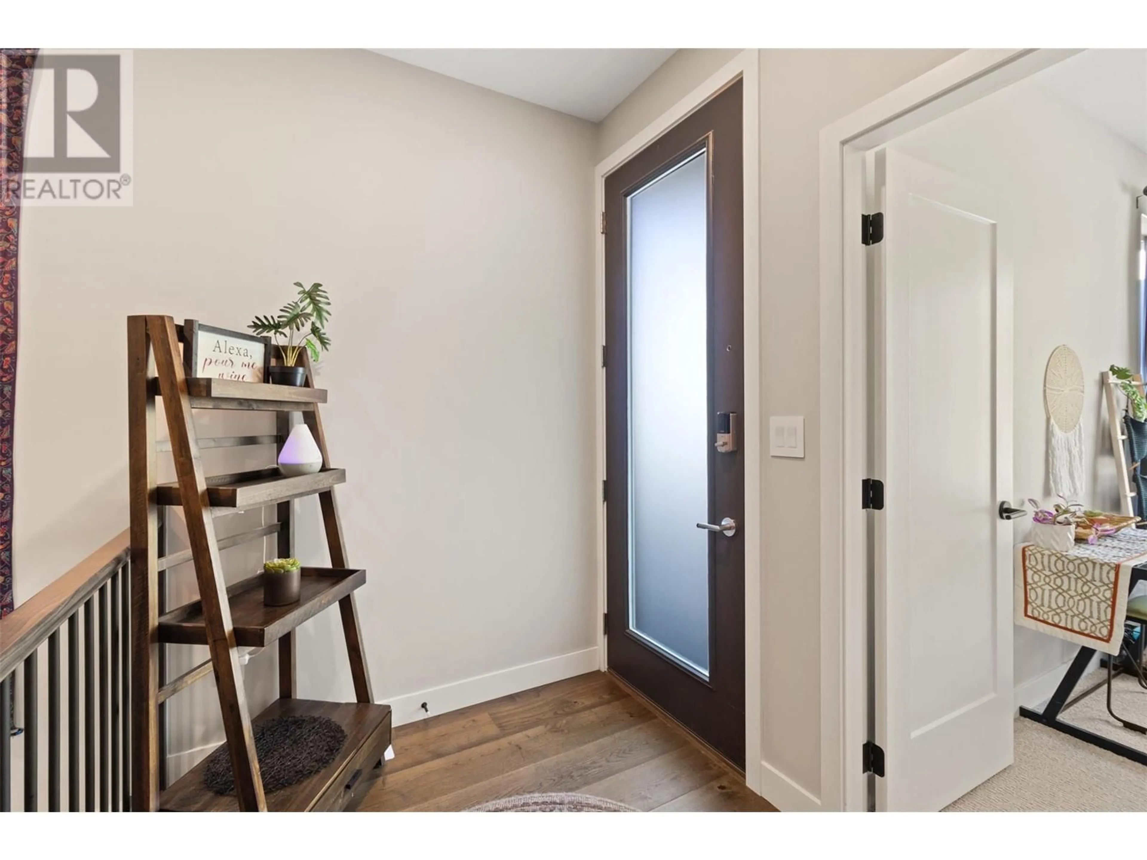 Indoor entryway for 106 - 2045 STAGECOACH DRIVE, Kamloops British Columbia V2B0H8
