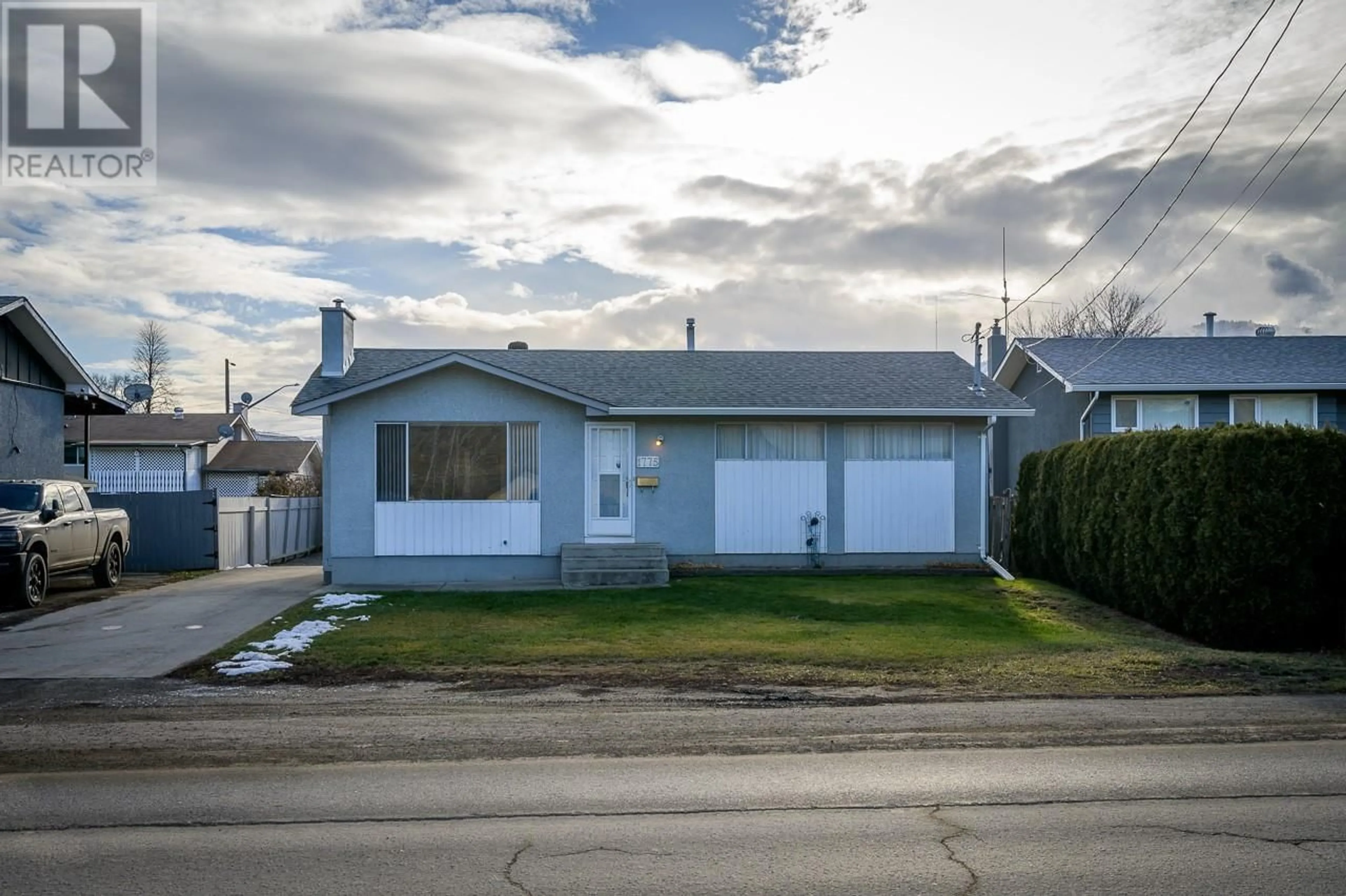 Home with vinyl exterior material, street for 1775 Parkcrest Avenue, Kamloops British Columbia V2B4W8